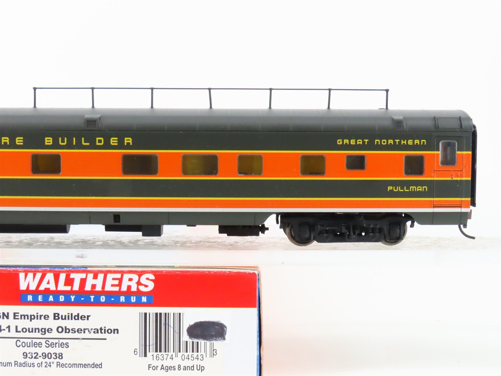 HO Scale Walthers 932-9038 GN Empire Builder Lounge-Obs Passenger Car