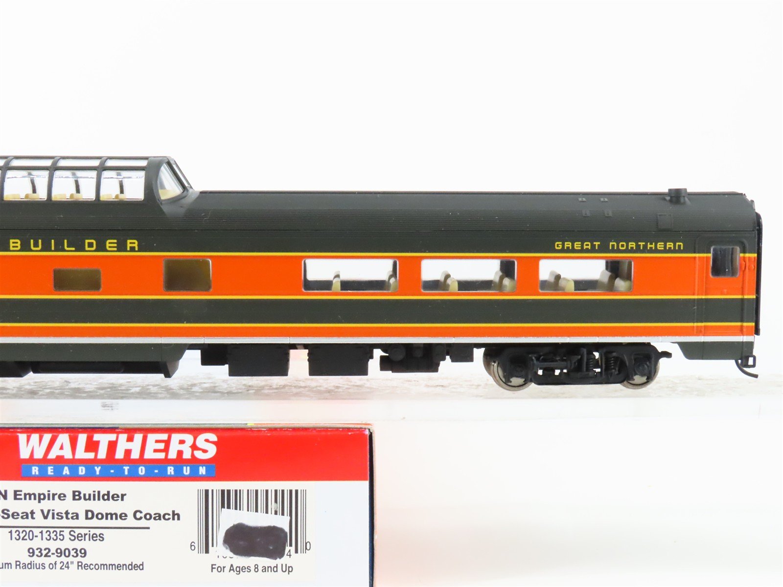 HO Scale Walthers 932-9039 GN Empire Builder Vista Dome Passenger Car