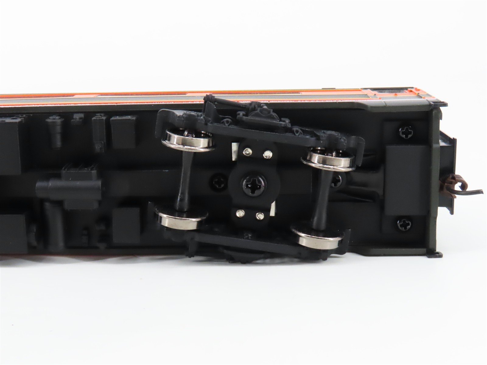 HO Scale Walthers 932-9039 GN Empire Builder Vista Dome Passenger Car