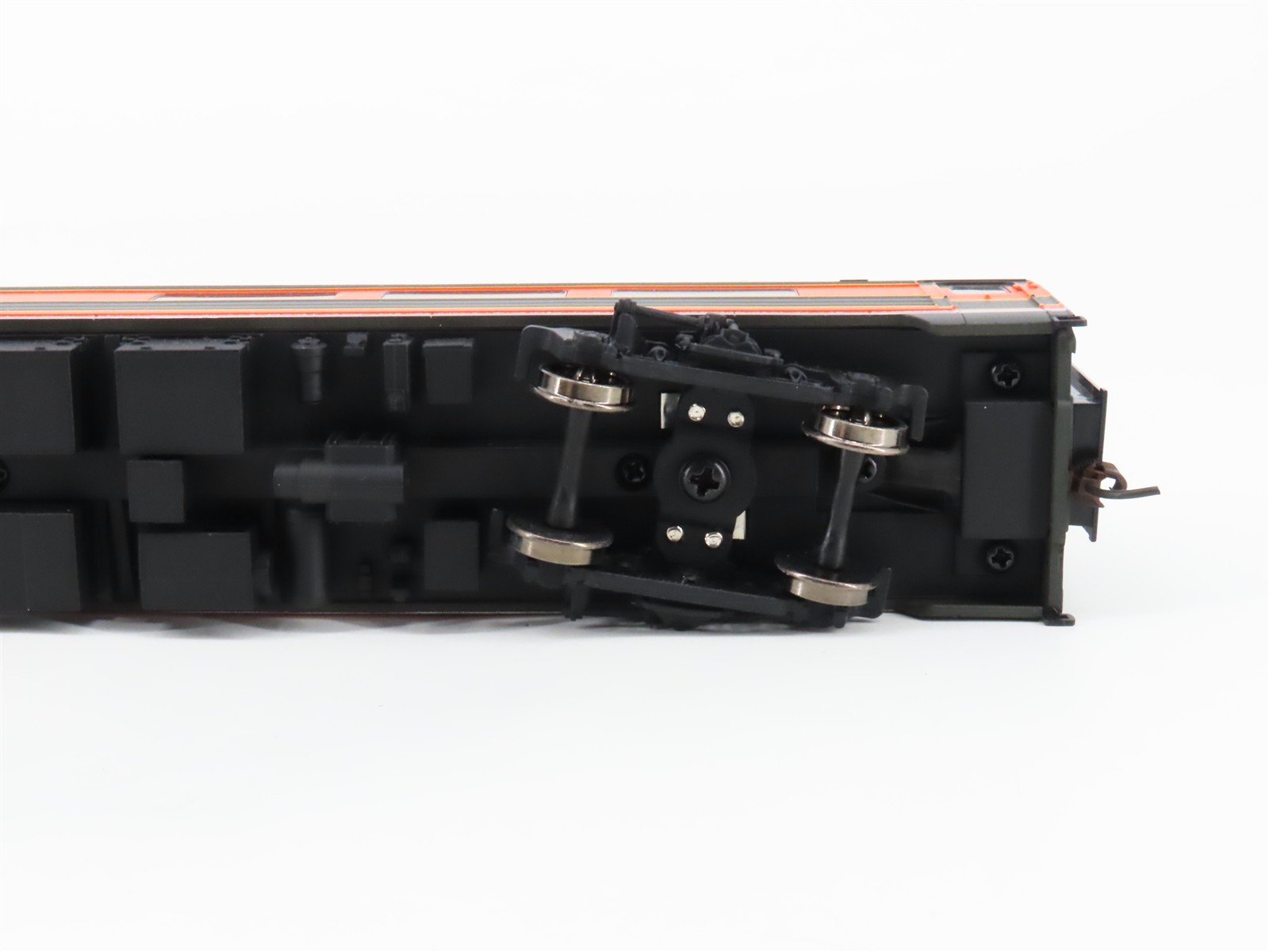 HO Scale Walthers 932-9039 GN Empire Builder Vista Dome Passenger Car