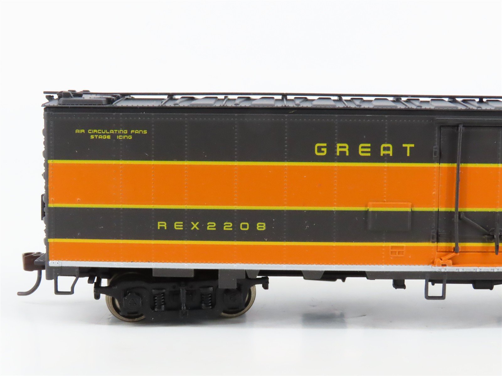 HO Scale Walthers 932-6045 REX Great Northern 50' Express Reefer Car #2208