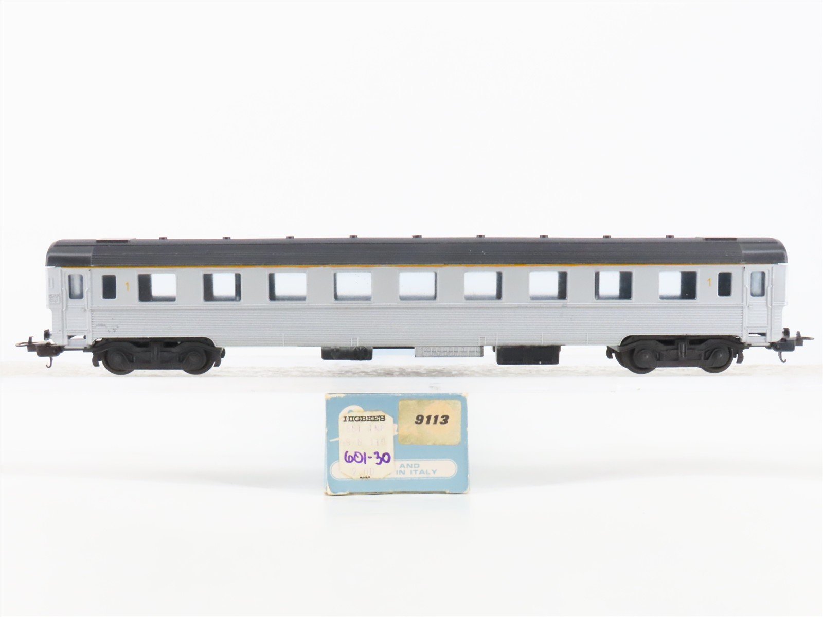 HO Scale Lima 9113 SNCF French National 1st Class Passenger Car
