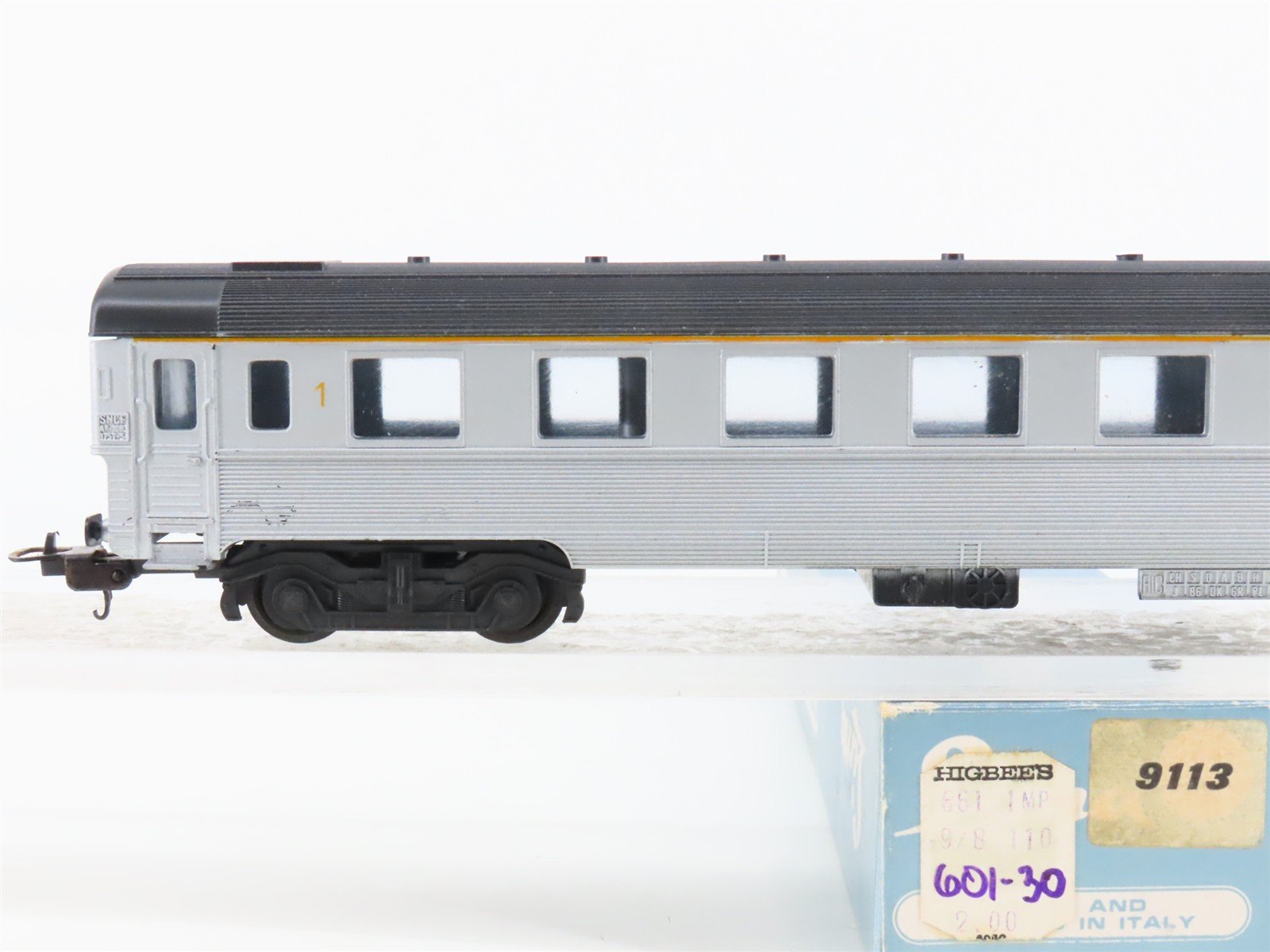 HO Scale Lima 9113 SNCF French National 1st Class Passenger Car