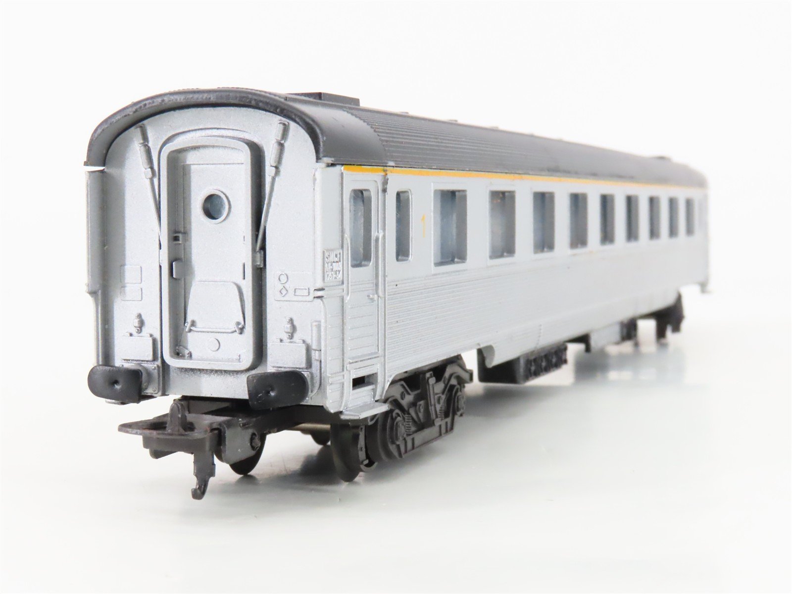 HO Scale Lima 9113 SNCF French National 1st Class Passenger Car