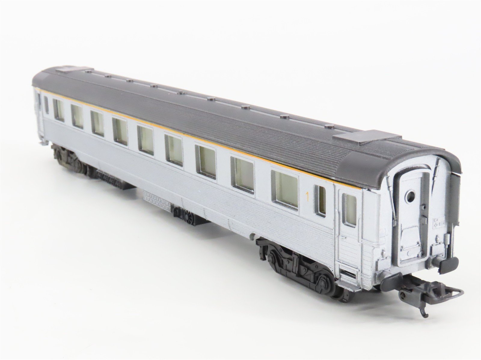 HO Scale Lima 9113 SNCF French National 1st Class Passenger Car