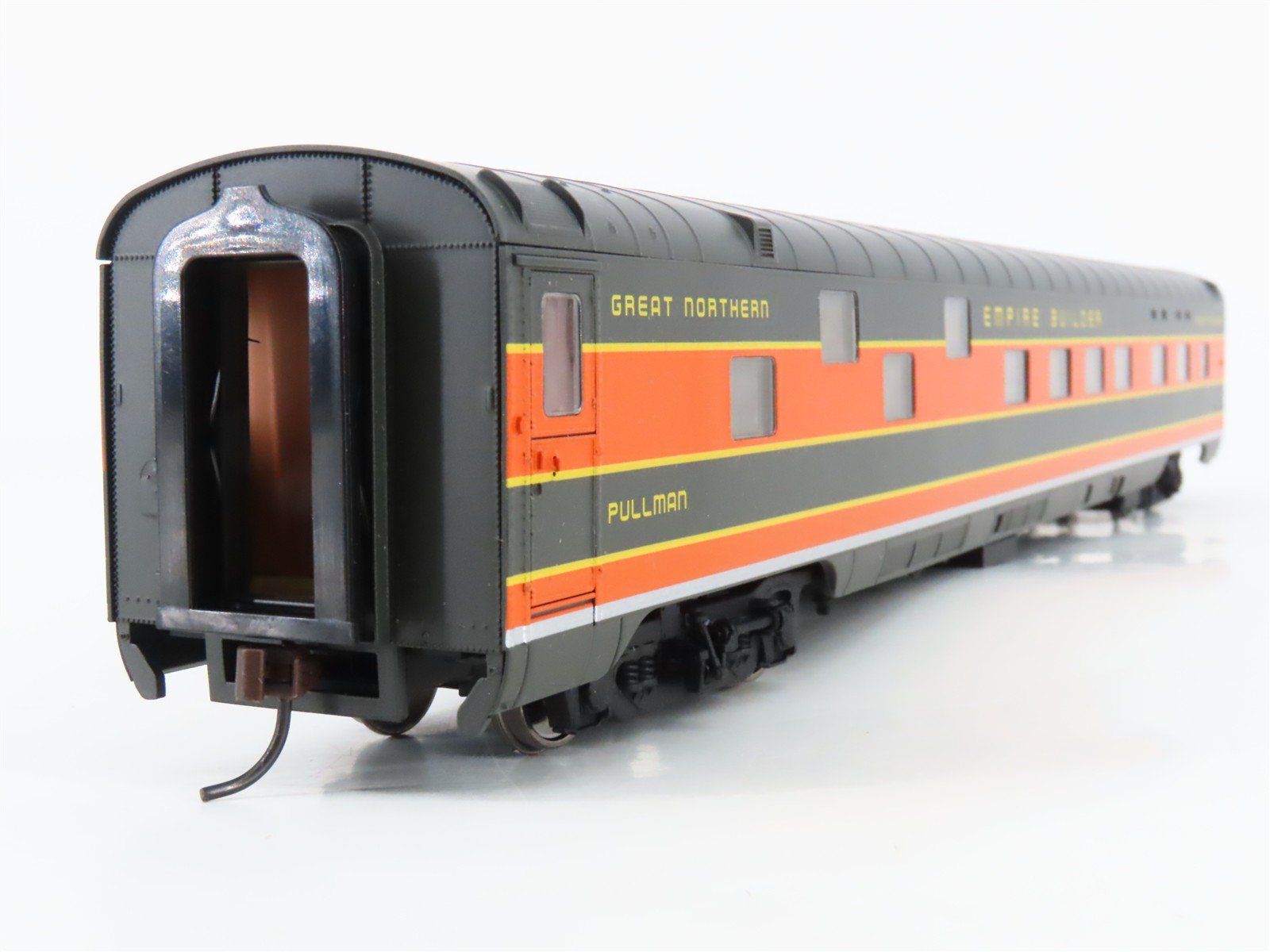 HO Scale Walthers 932-9057 GN Empire Builder P-S 7-4-3-1 Sleeper Passenger Car
