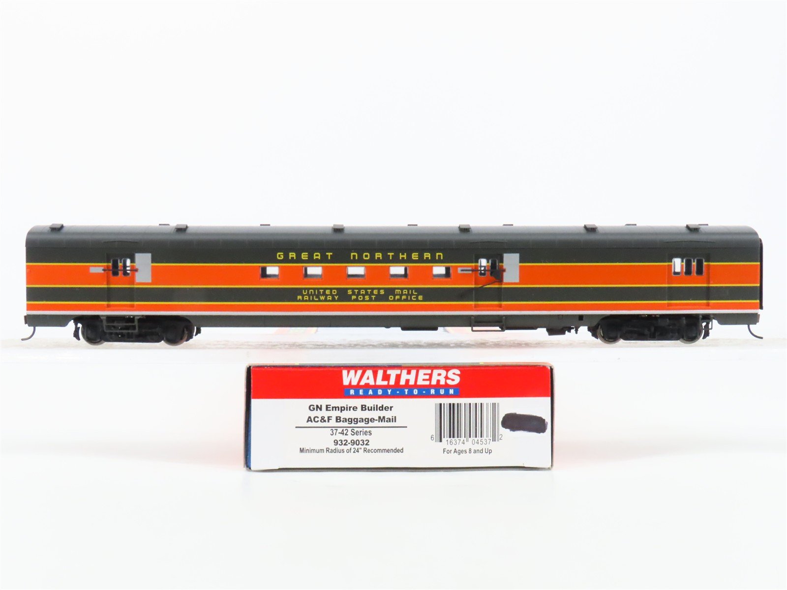 HO Scale Walthers 932-9032 GN Empire Builder Baggage-Mail Passenger Car