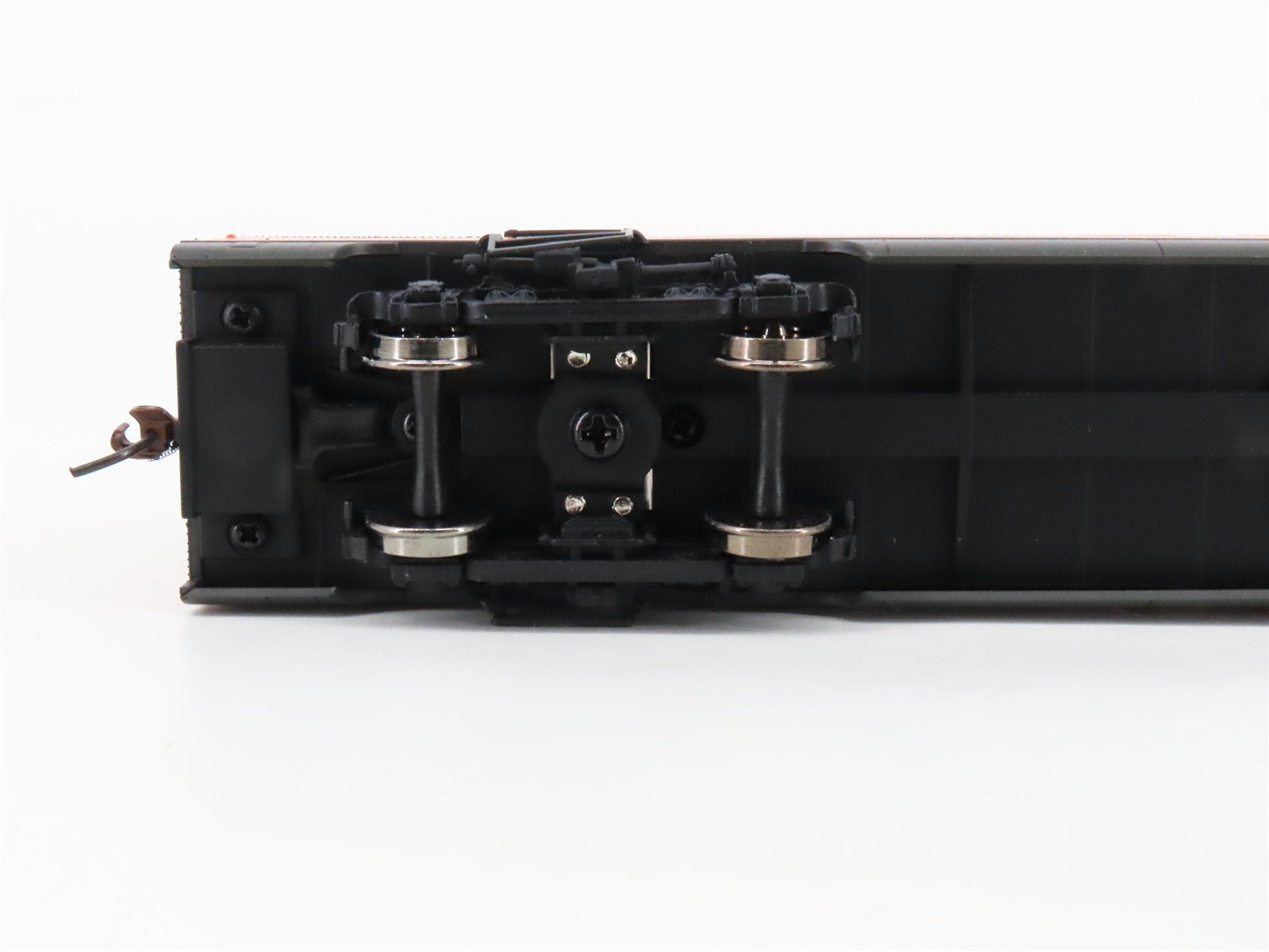 HO Scale Walthers 932-9032 GN Empire Builder Baggage-Mail Passenger Car