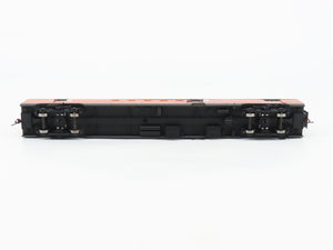 HO Scale Walthers 932-9032 GN Empire Builder Baggage-Mail Passenger Car