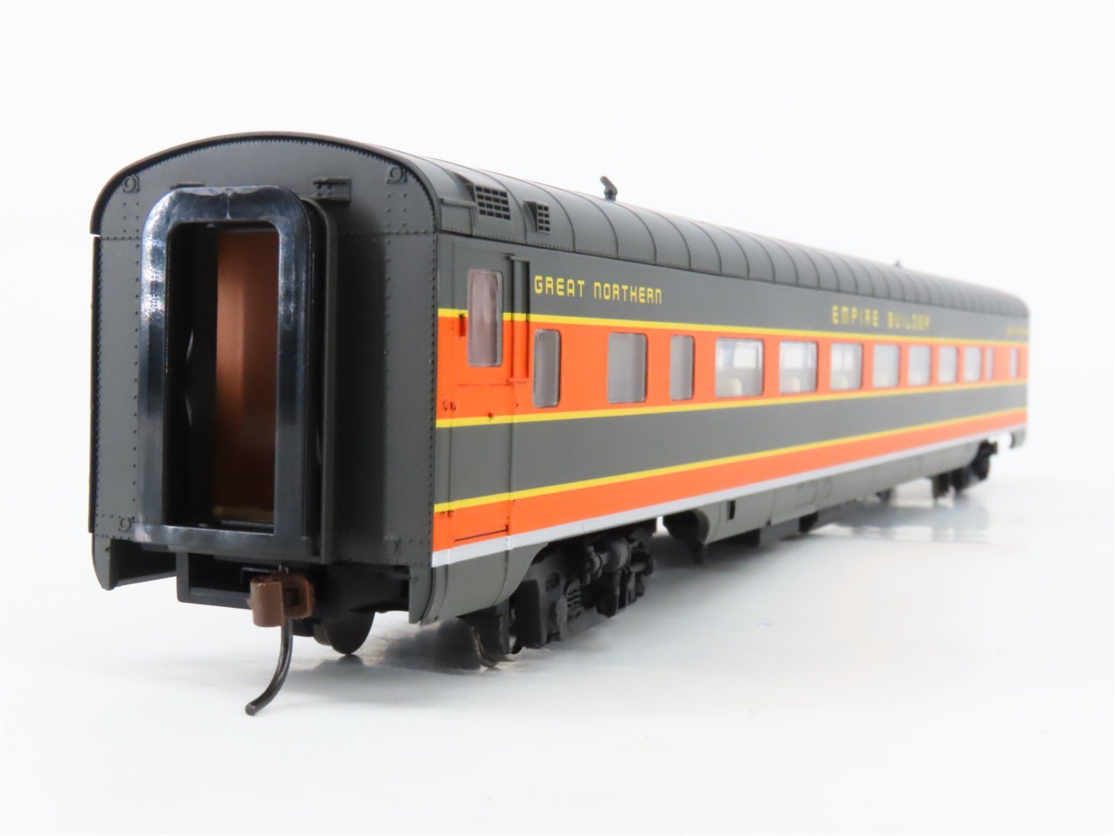 HO Scale Walthers 932-9031 GN Empire Builder AC&F 60-Seat Coach Passenger Car