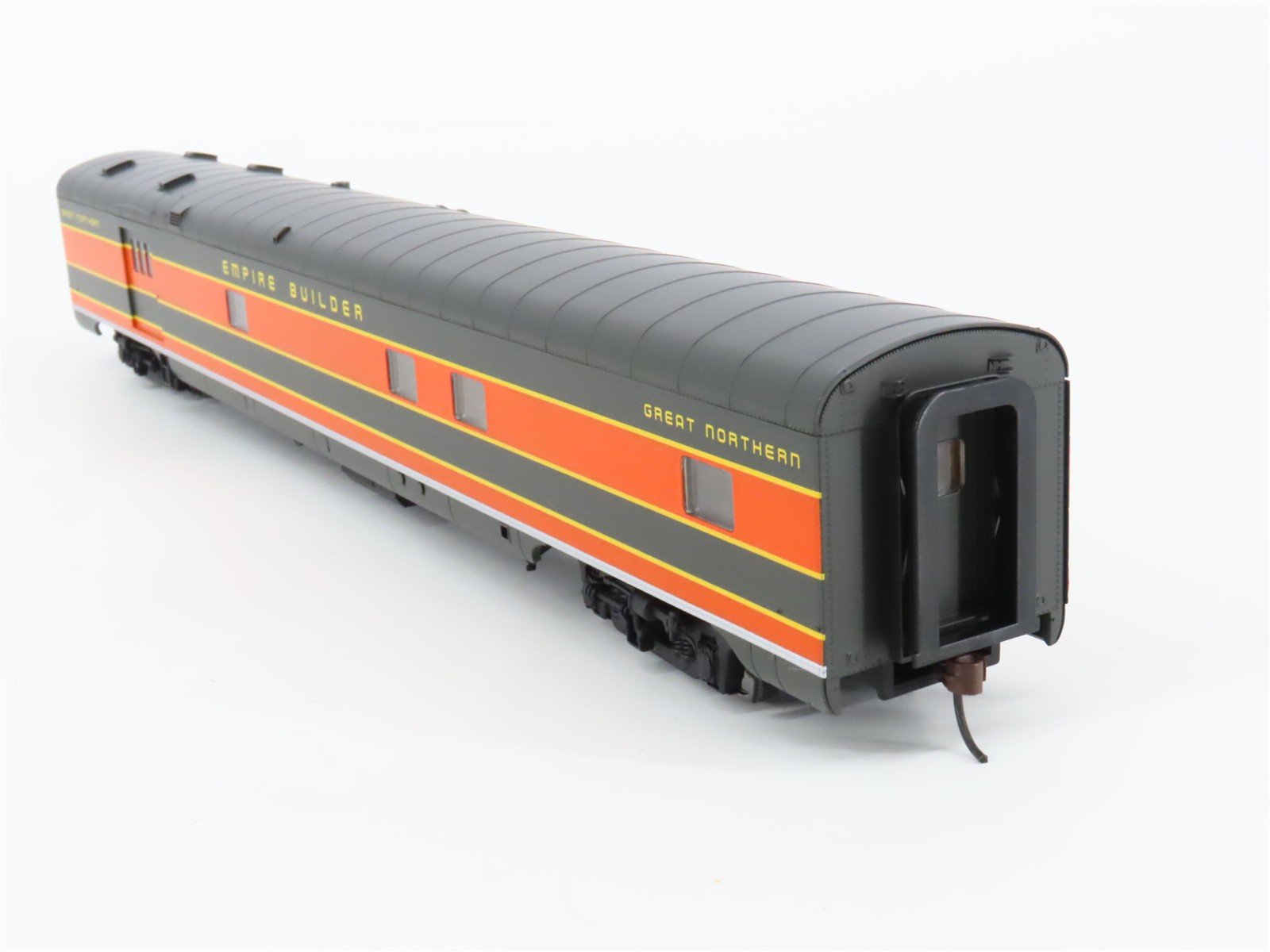 HO Scale Walthers 932-9035 GN Empire Builder AC&F 60-Seat Coach Passenger Car
