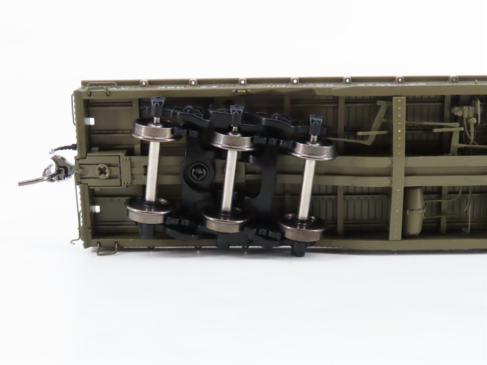 HO Scale Rapido 199001A US Army Magor Heavy-Duty Flatcar #38094