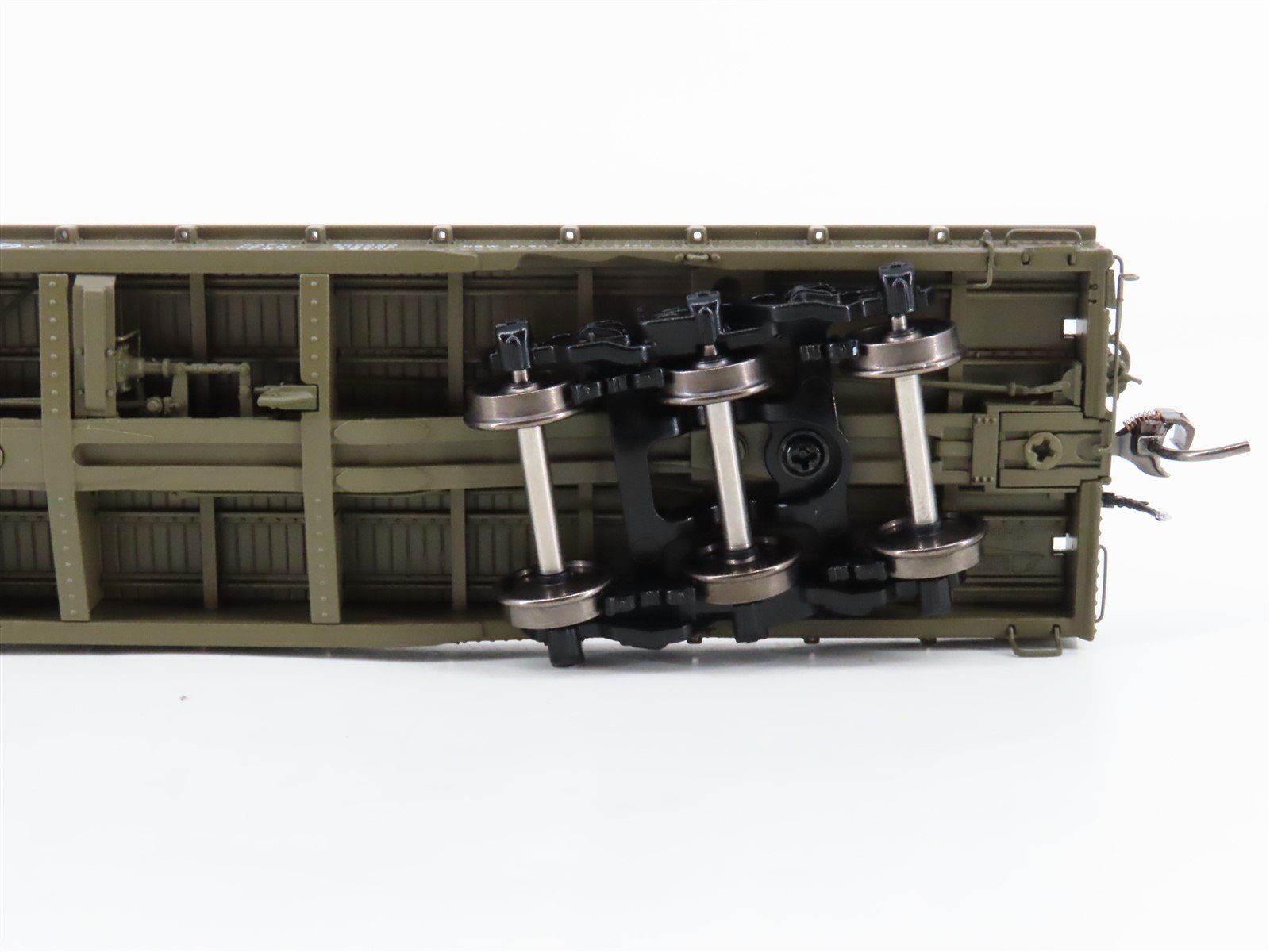 HO Scale Rapido 199001A US Army Magor Heavy-Duty Flatcar #38094