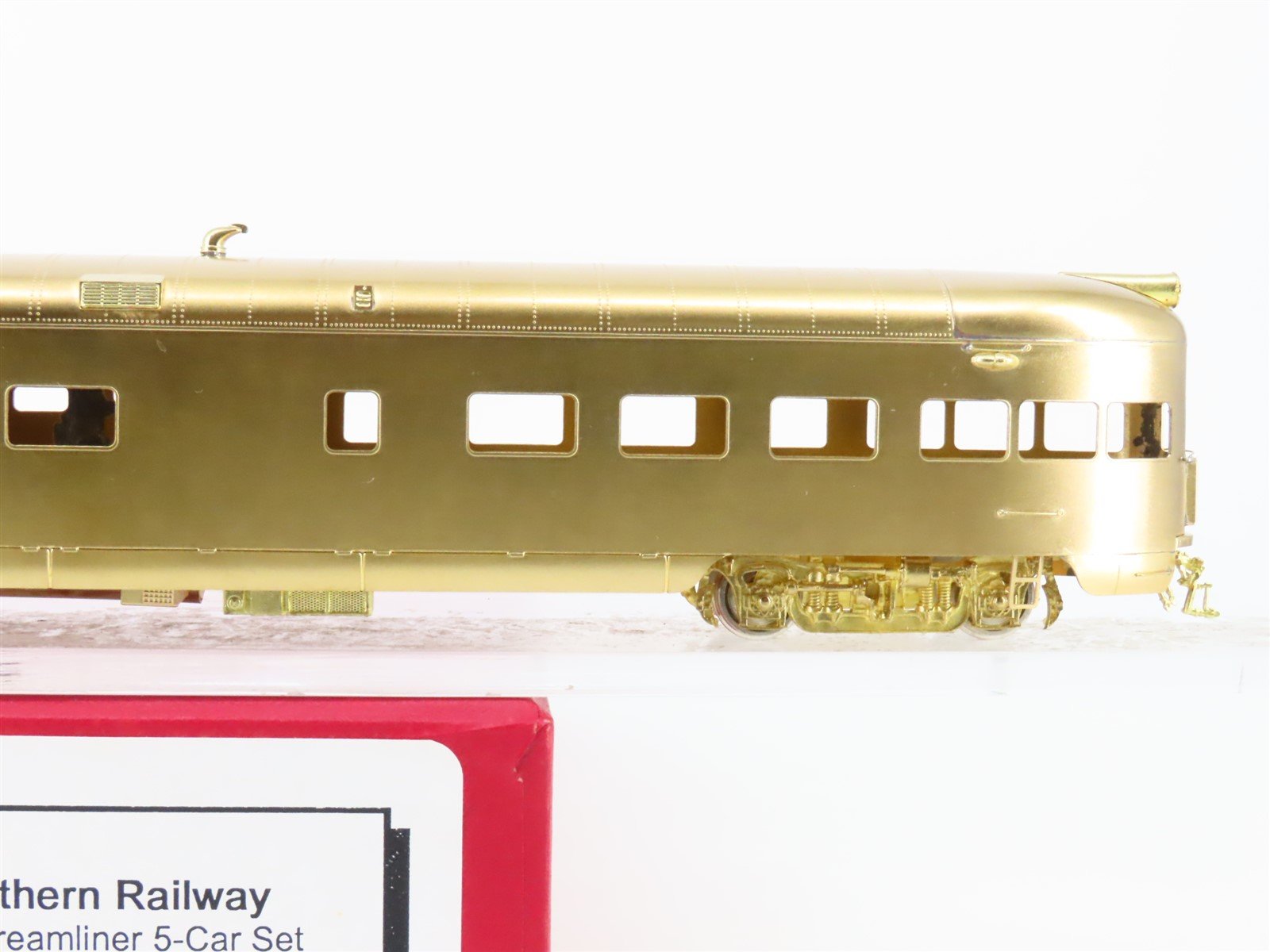HO Scale Palace Car 1147 Unpainted BRASS Streamlined Diner/Obs Passenger Car