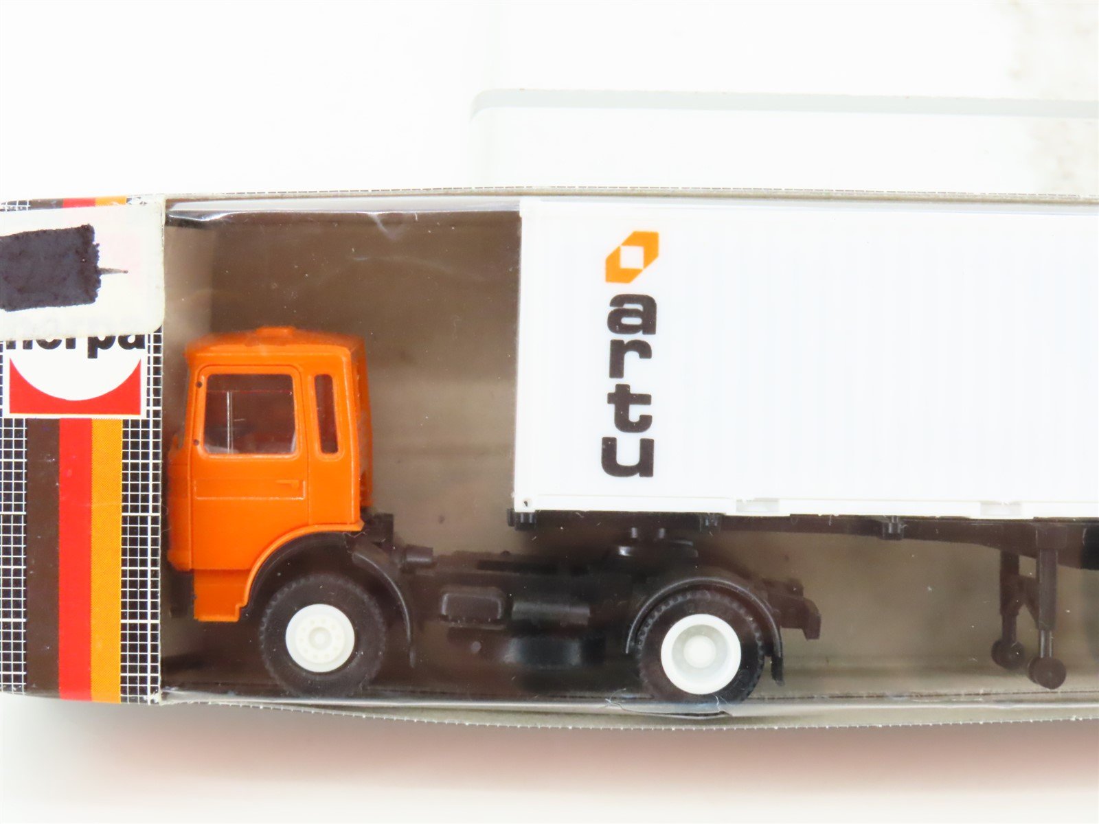 HO Scale Herpa Orange Tractor Trailer w/2 Artu Containers