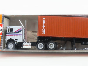 HO Scale Herpa 854223 Gray & Striped Tractor Trailer w/ Triton Container