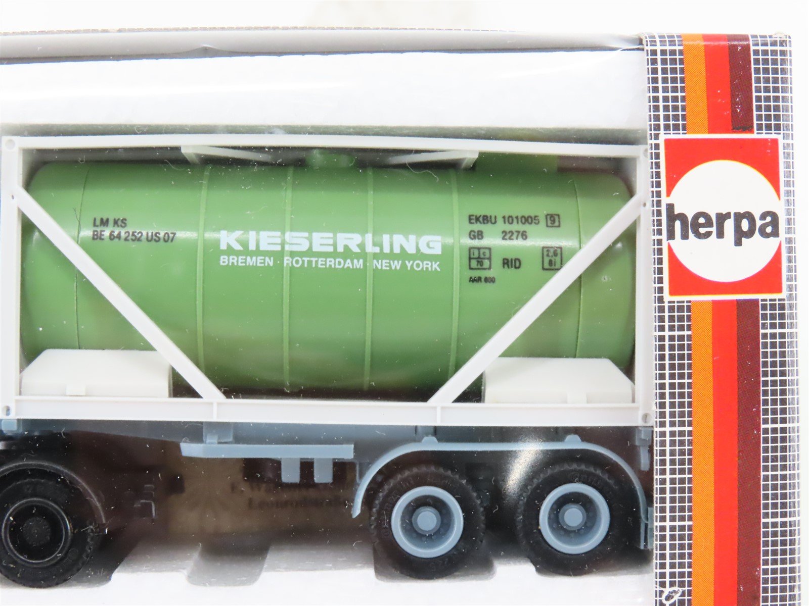 HO Scale Herpa 805220 Kieserling Tractor Trailer w/ Tank Container