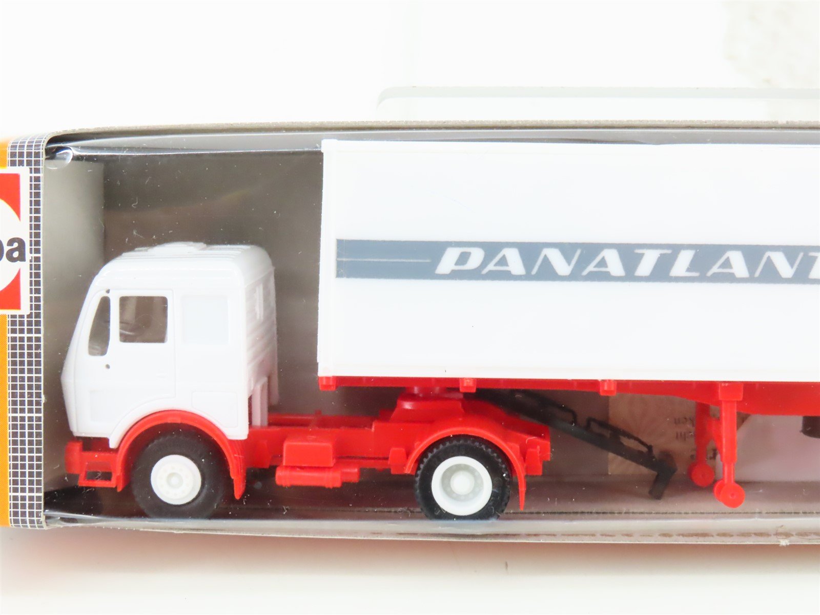 HO Scale Herpa White Tractor Trailer w/ Panatlantic Container