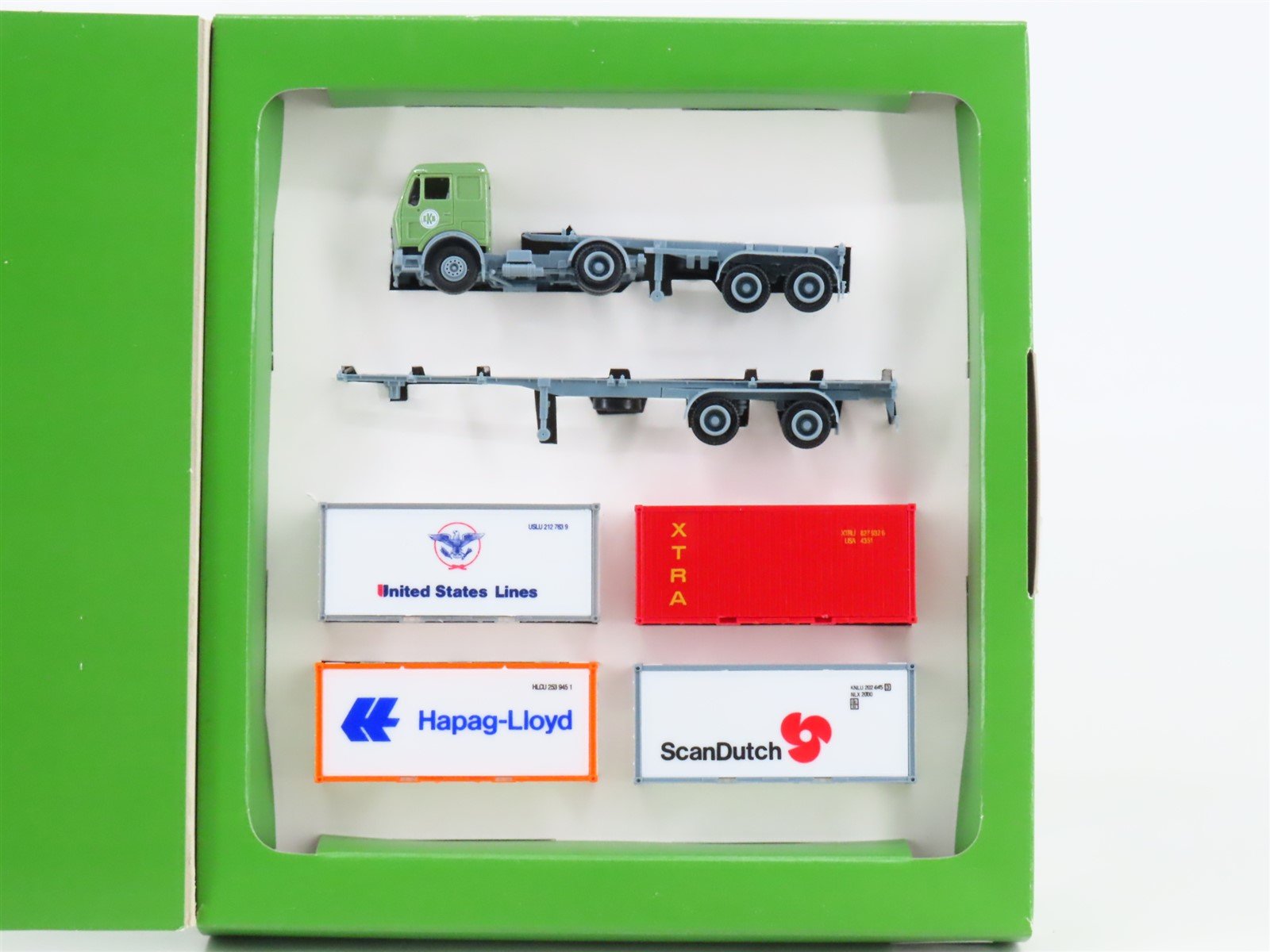 HO Scale EKB Tractor Trailer w/ Extra Trailer and 4 Containers