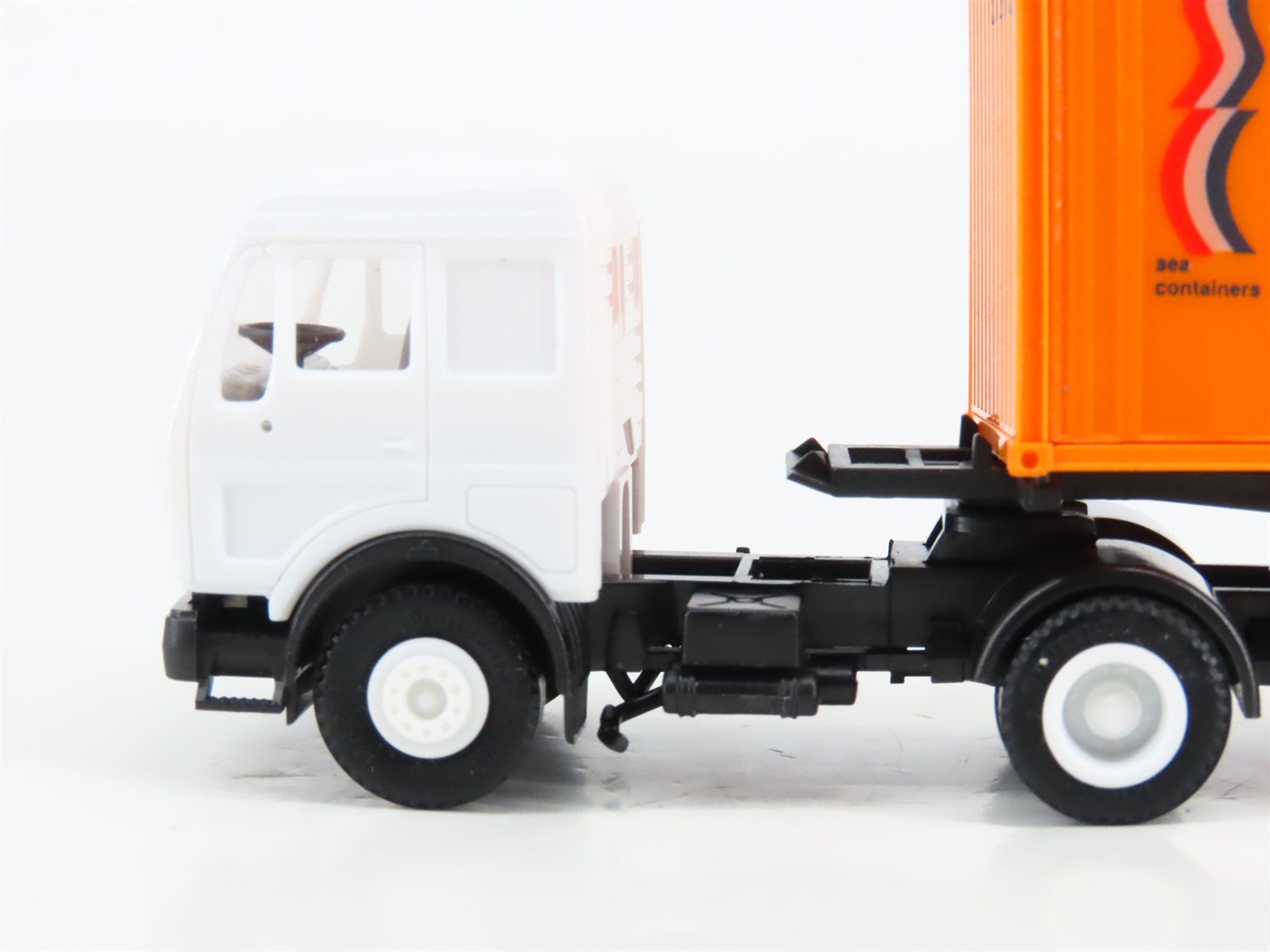 HO Scale Herpa White Tractor Trailer w/ Container