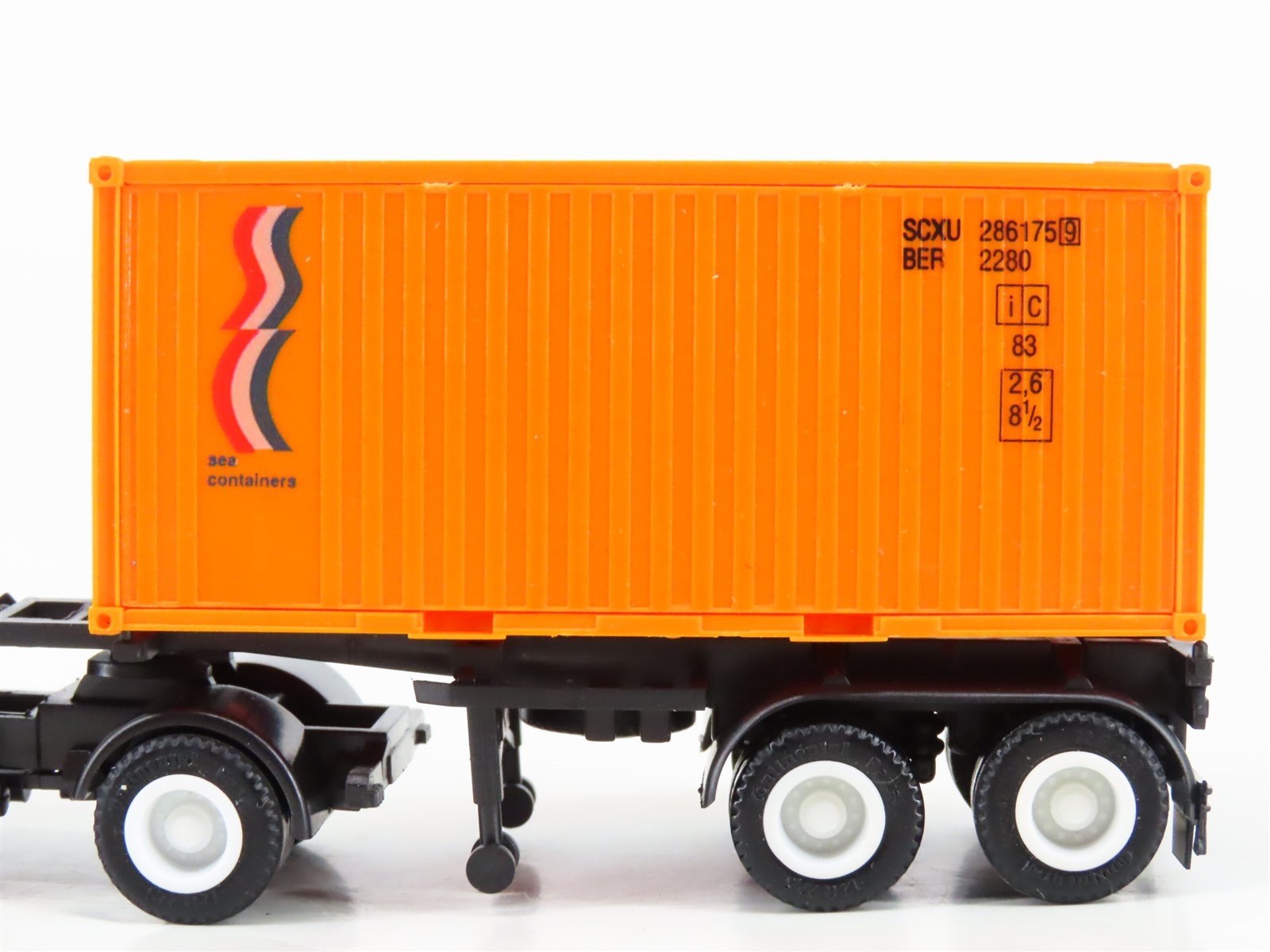 HO Scale Herpa White Tractor Trailer w/ Container
