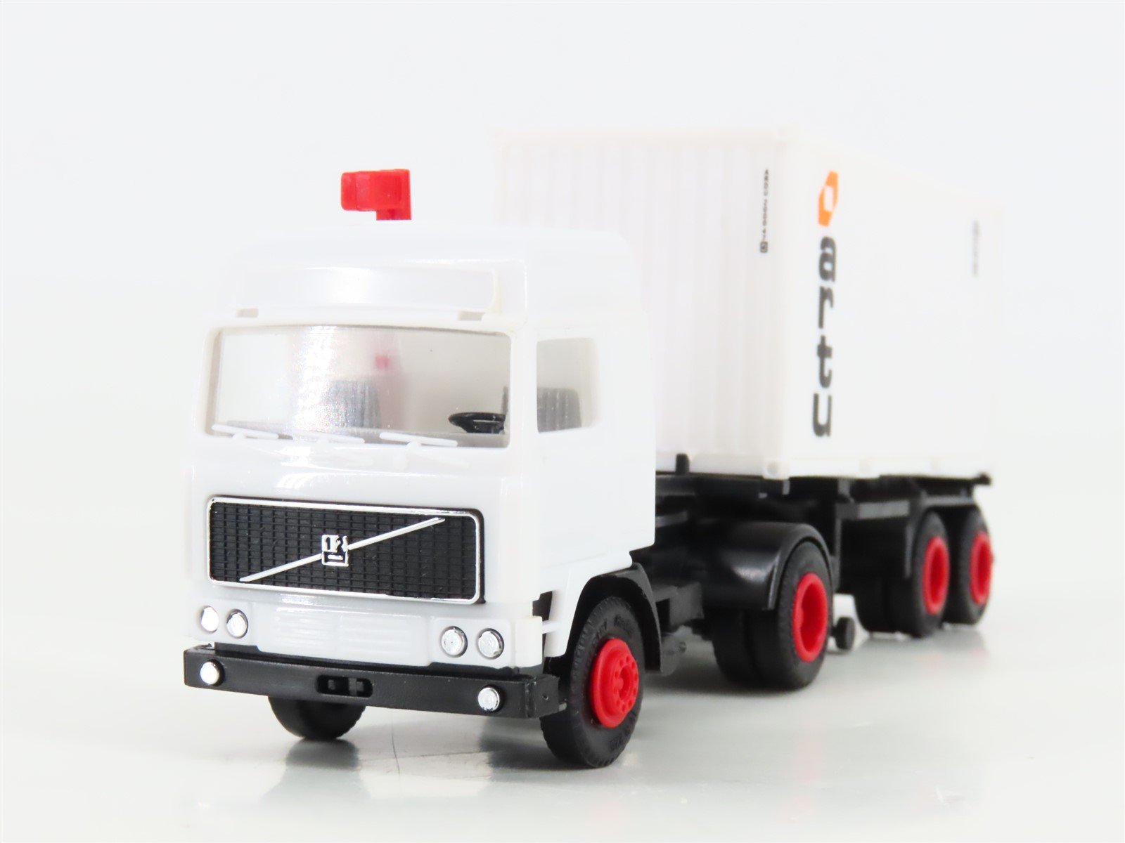 HO Scale Herpa Artu Tractor Trailer w/ Container