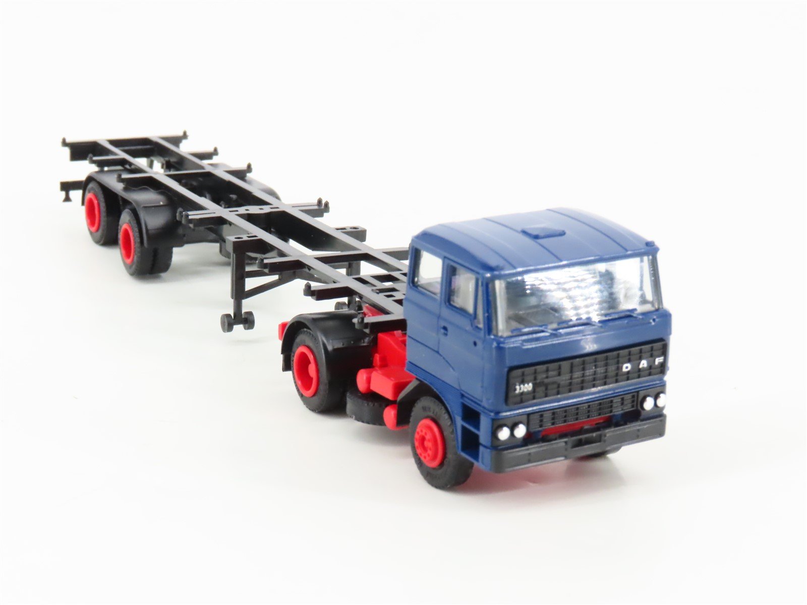 HO Scale Herpa WEW Tractor Trailer w/ 2 Tanker Containers