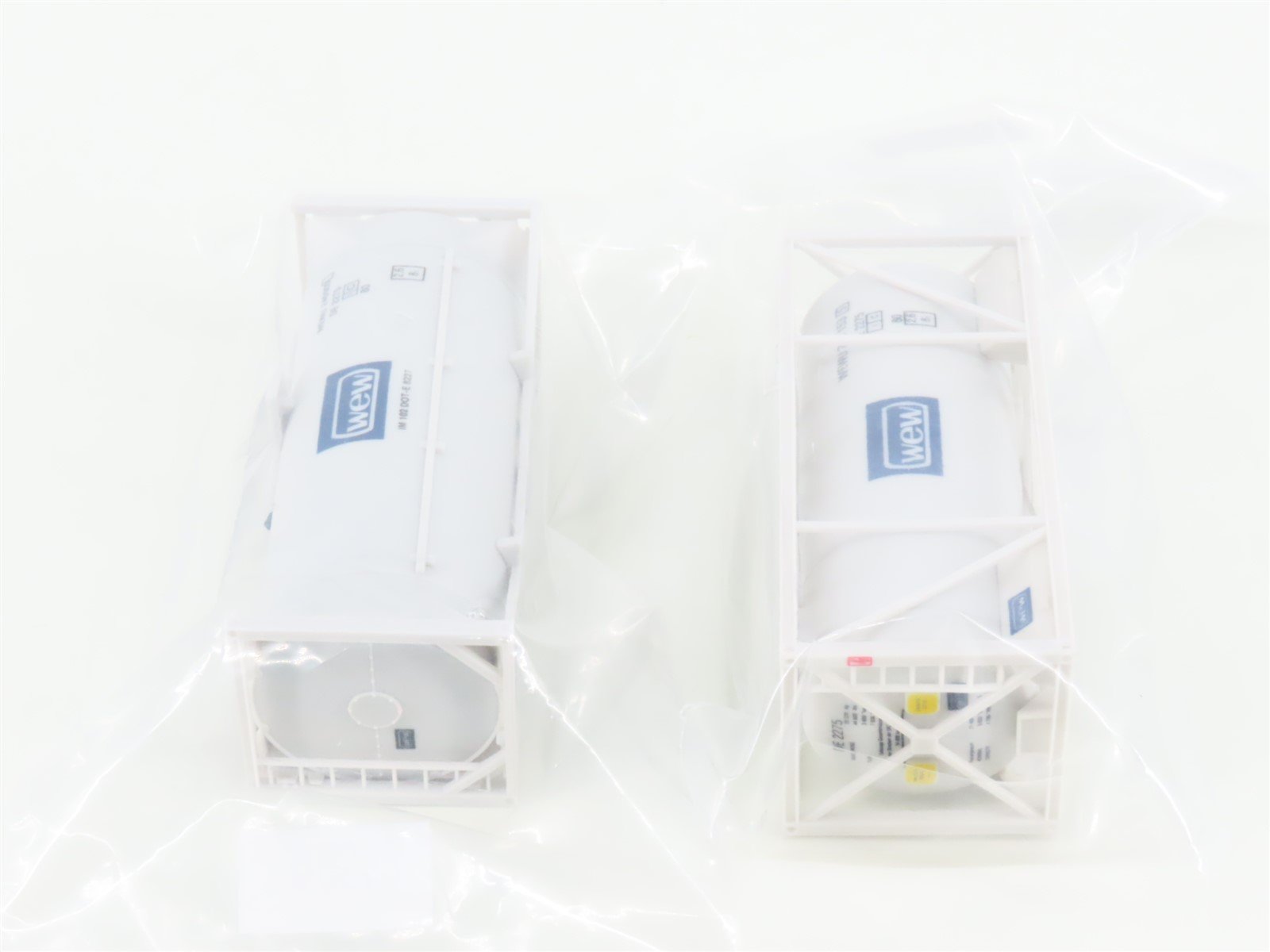 HO Scale Herpa WEW Tractor Trailer w/ 2 Tanker Containers