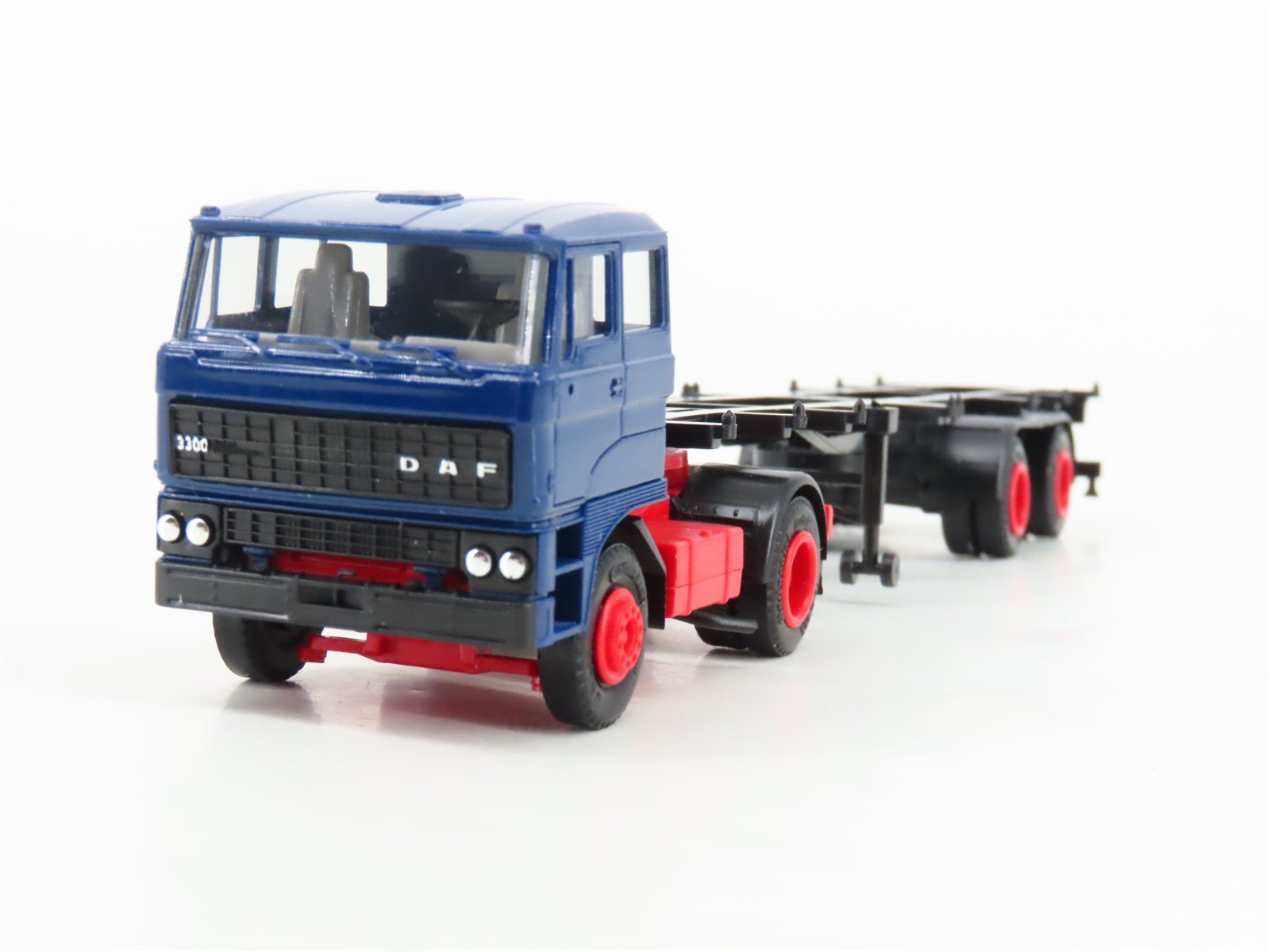 HO Scale Herpa WEW Tractor Trailer w/ 2 Tanker Containers