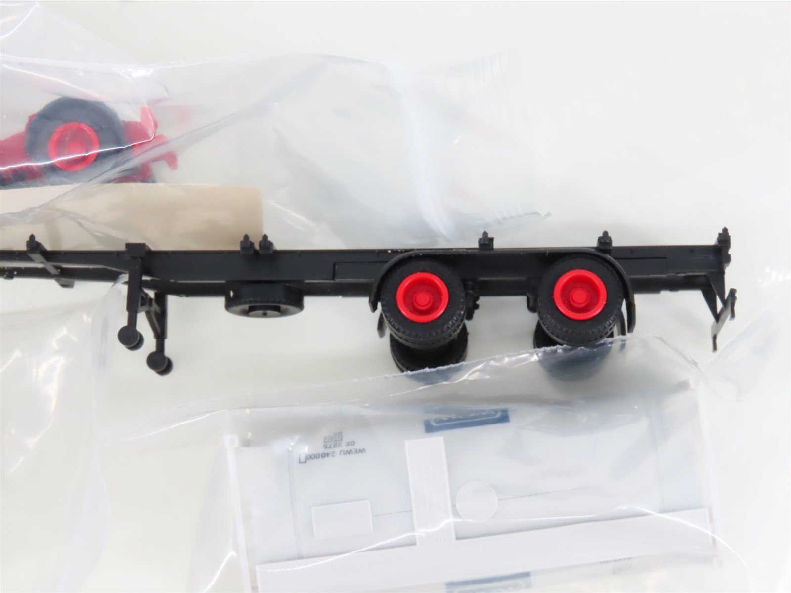 HO Scale Herpa WEW Tractor Trailer w/ 2 Tanker Containers
