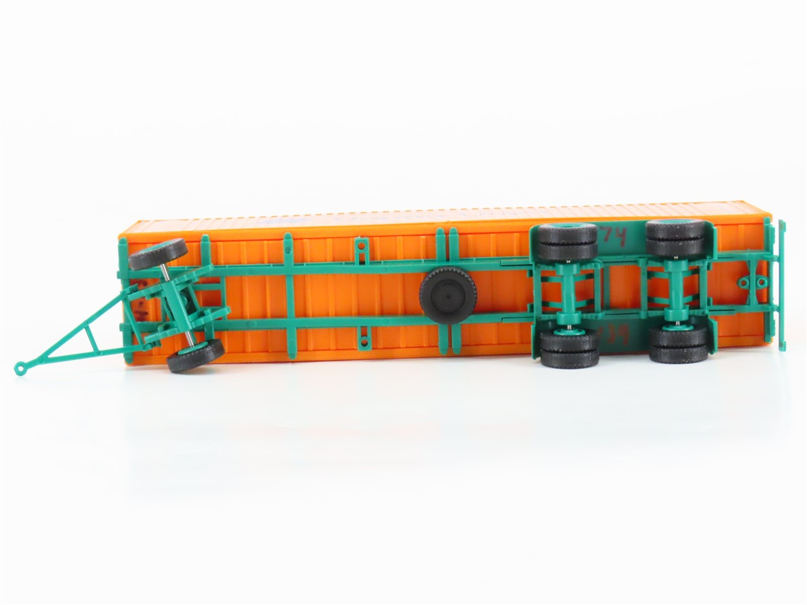 HO Scale Herpa 811544 Hapag-Lloyd Truck & Trailer w/ 2 Containers