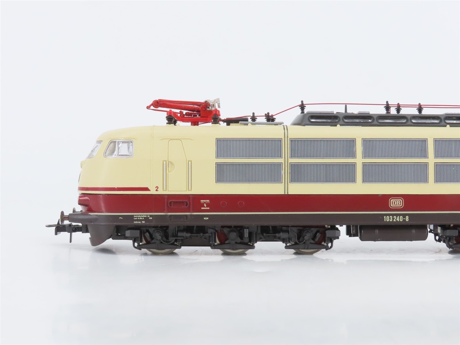 HO Scale Roco 04146A DB Deutsche Bahn BR 103 Electric Locomotive #240-8