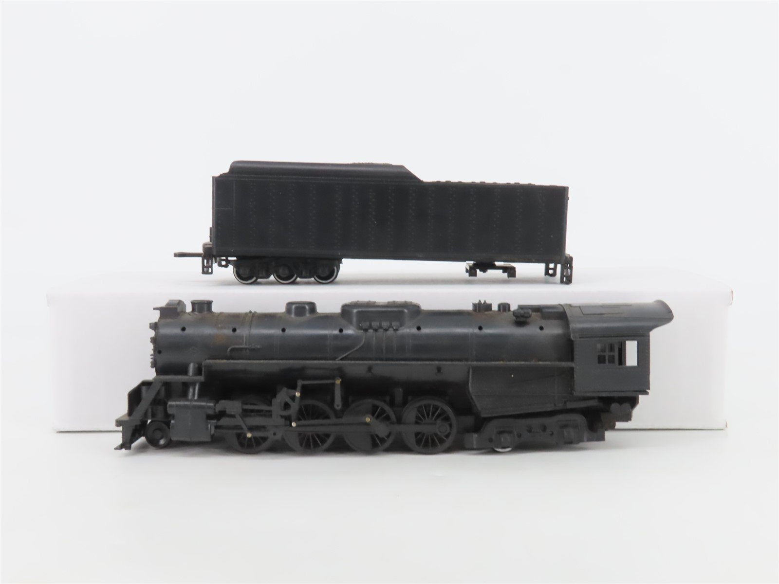 HO Scale Undecorated 2-8-4 Steam Locomotive STATIC MODEL