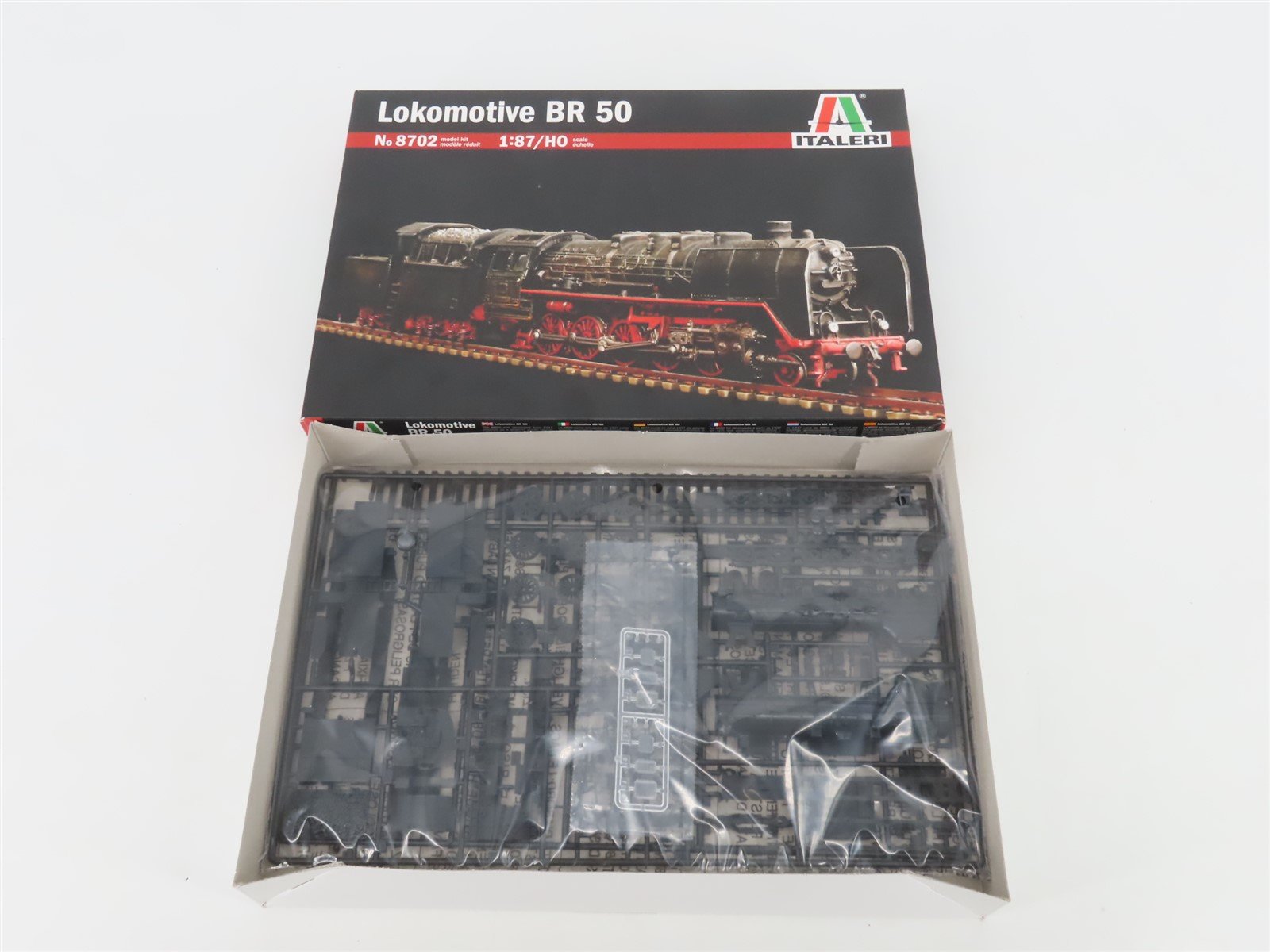 HO Scale Italeri 8702 BR 50 2-10-0 Steam Locomotive Kit STATIC MODEL