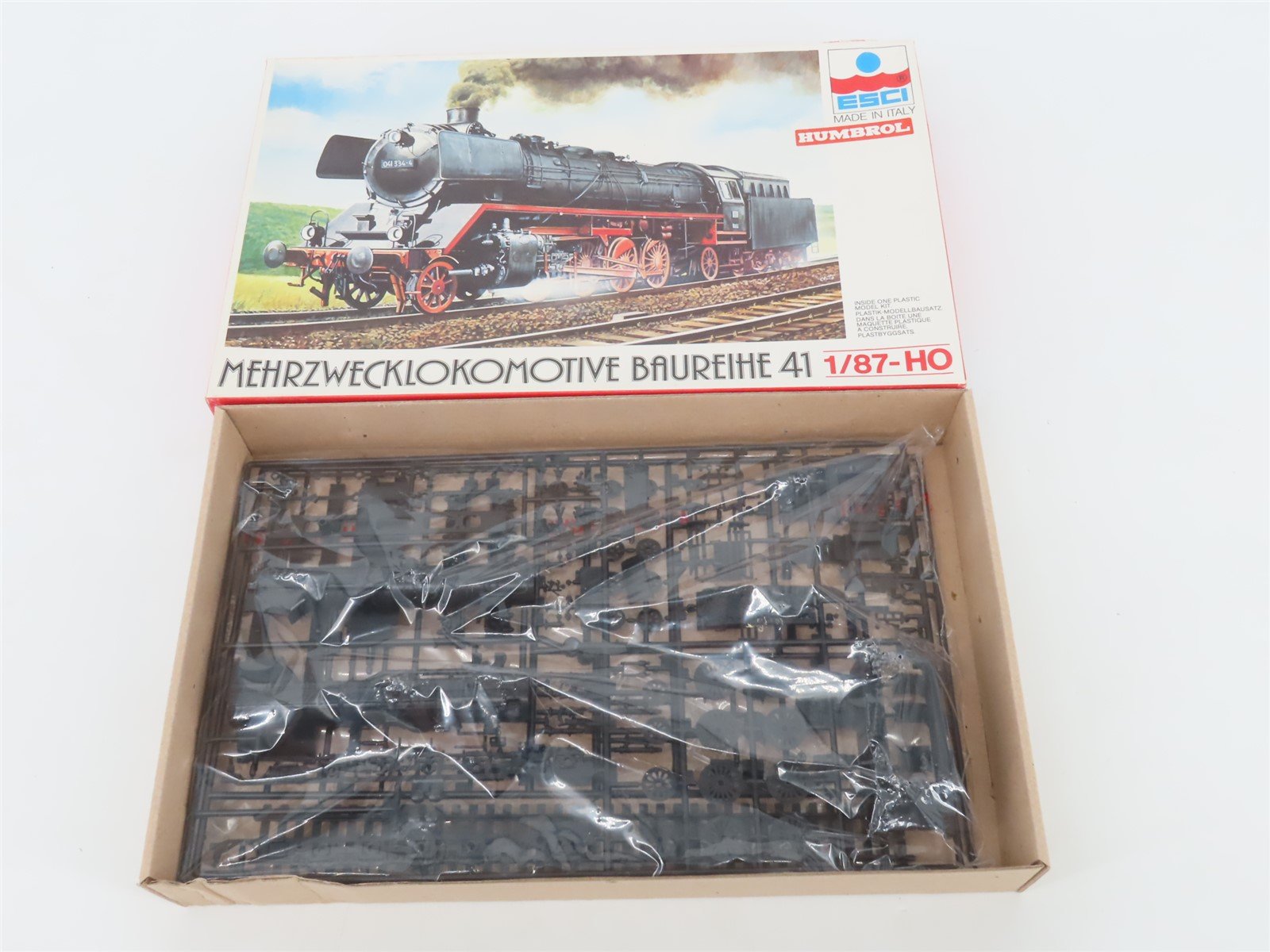 HO Scale Esci H-1001 Mehrzwecklolomotive Baureihe Steam Locomotive Kit STATIC