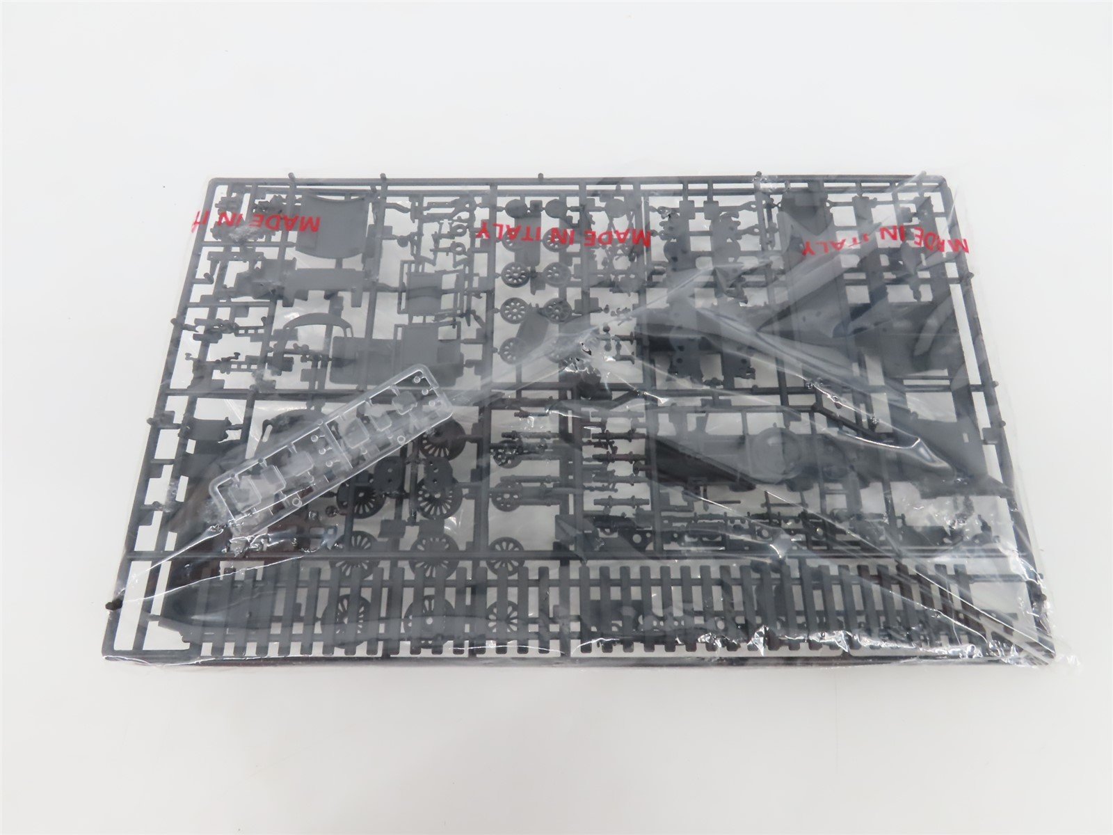 HO Scale Esci H-1001 Mehrzwecklolomotive Baureihe Steam Locomotive Kit STATIC