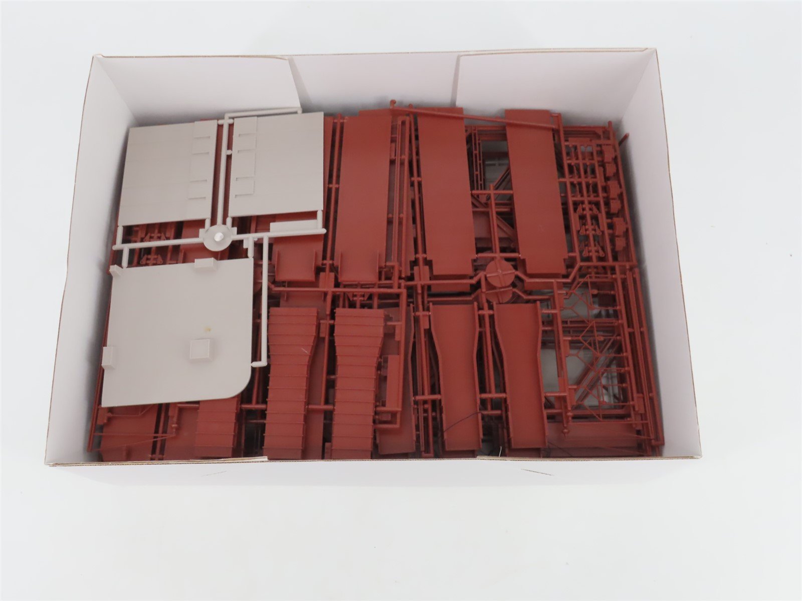 HO Scale Walthers 933-3065 Ore Dock Building Kit