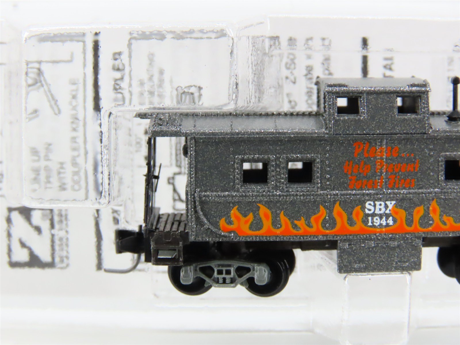 Z Scale Micro-Trains MTL 53500260 SBX Smokey Bear Center Cupola Caboose #1944