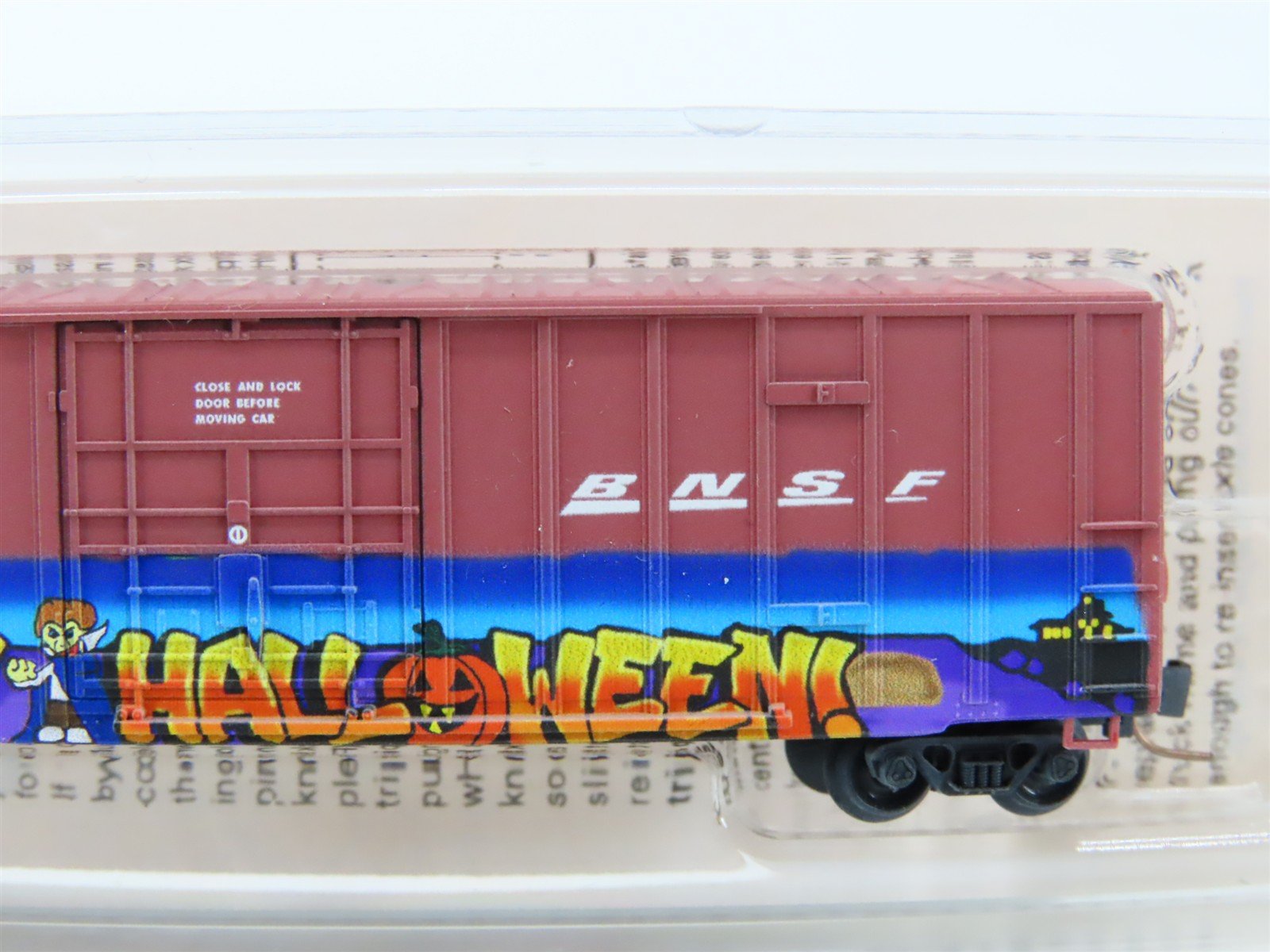 Z Micro-Trains MTL 51144192 BNSF Railway Box Car #713035 w/ Halloween Graffiti
