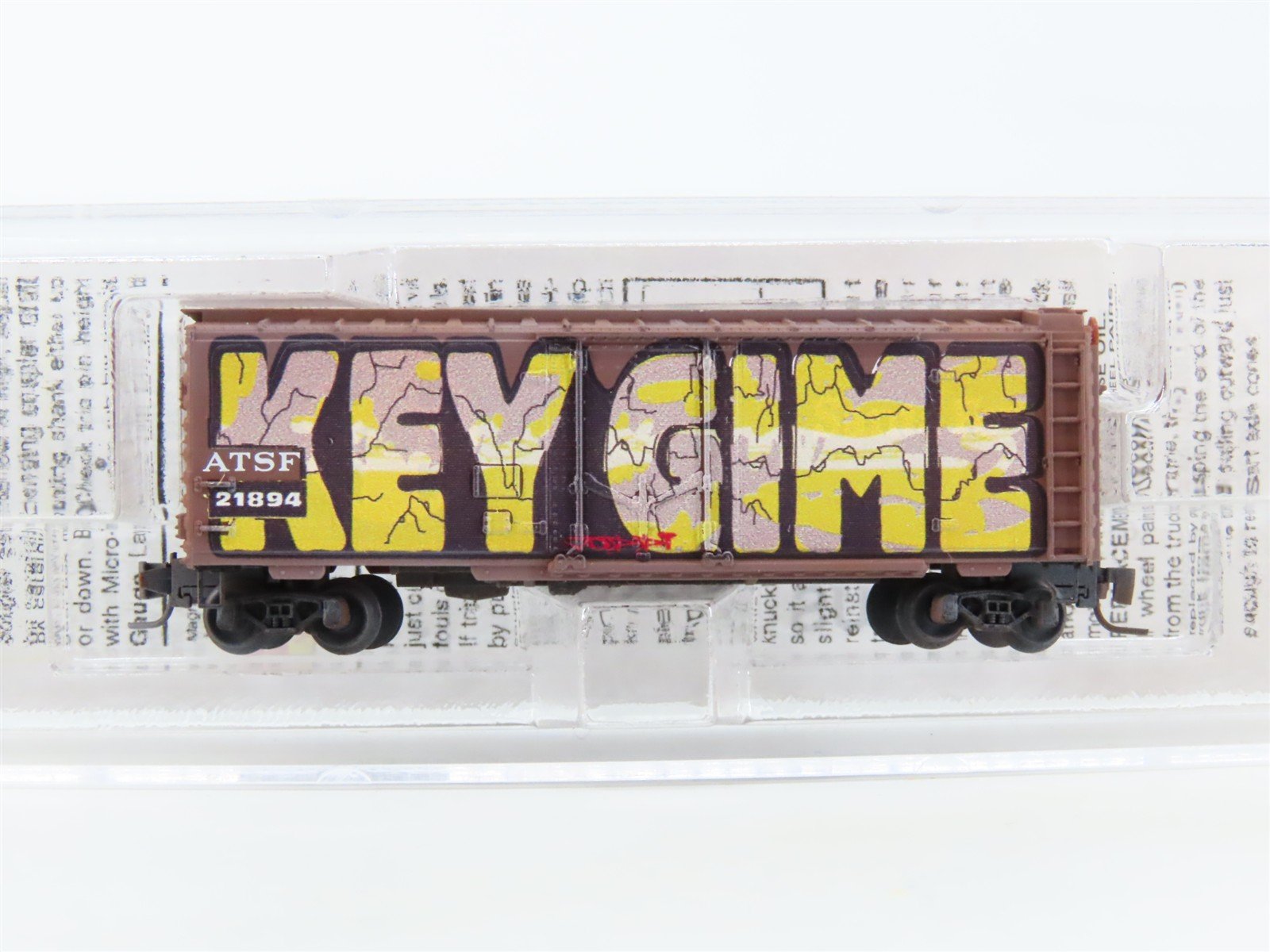 Z Scale Micro-Trains MTL 50244060 ATSF Santa Fe 40' Box Car #21894 w/ Graffiti