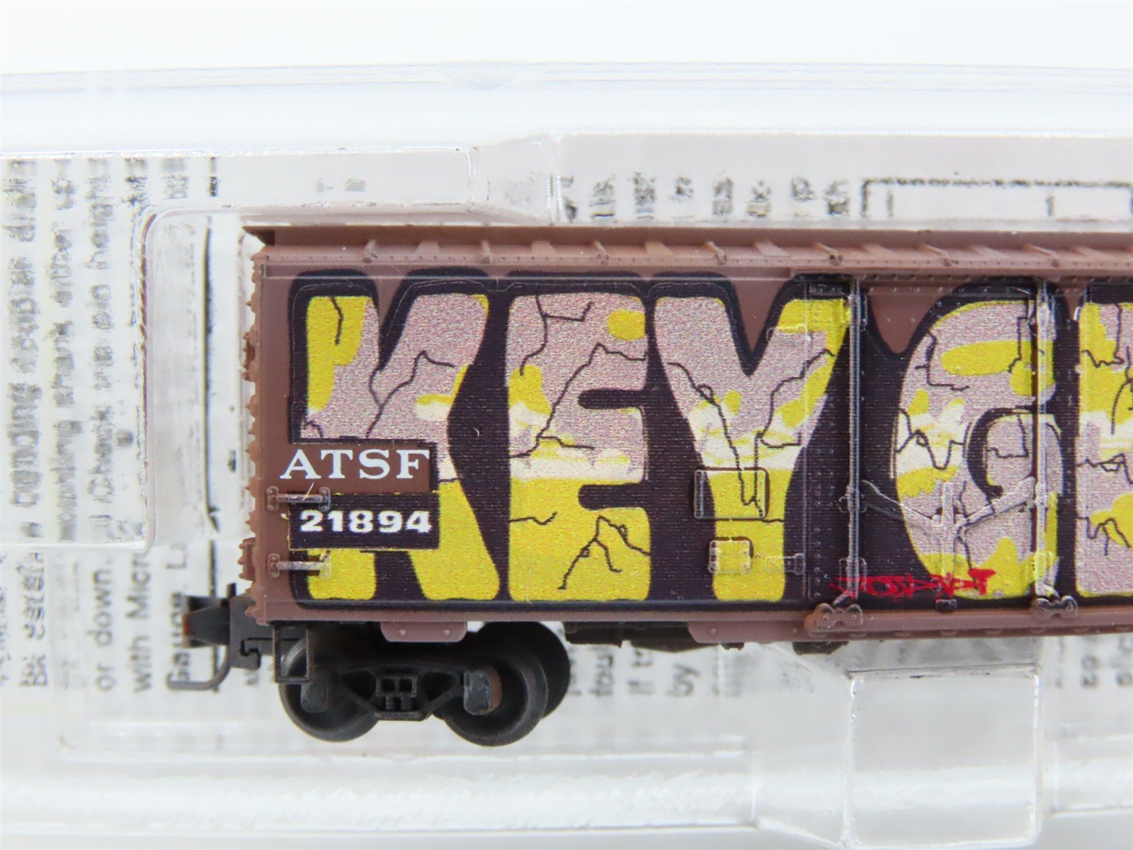 Z Scale Micro-Trains MTL 50244060 ATSF Santa Fe 40' Box Car #21894 w/ Graffiti