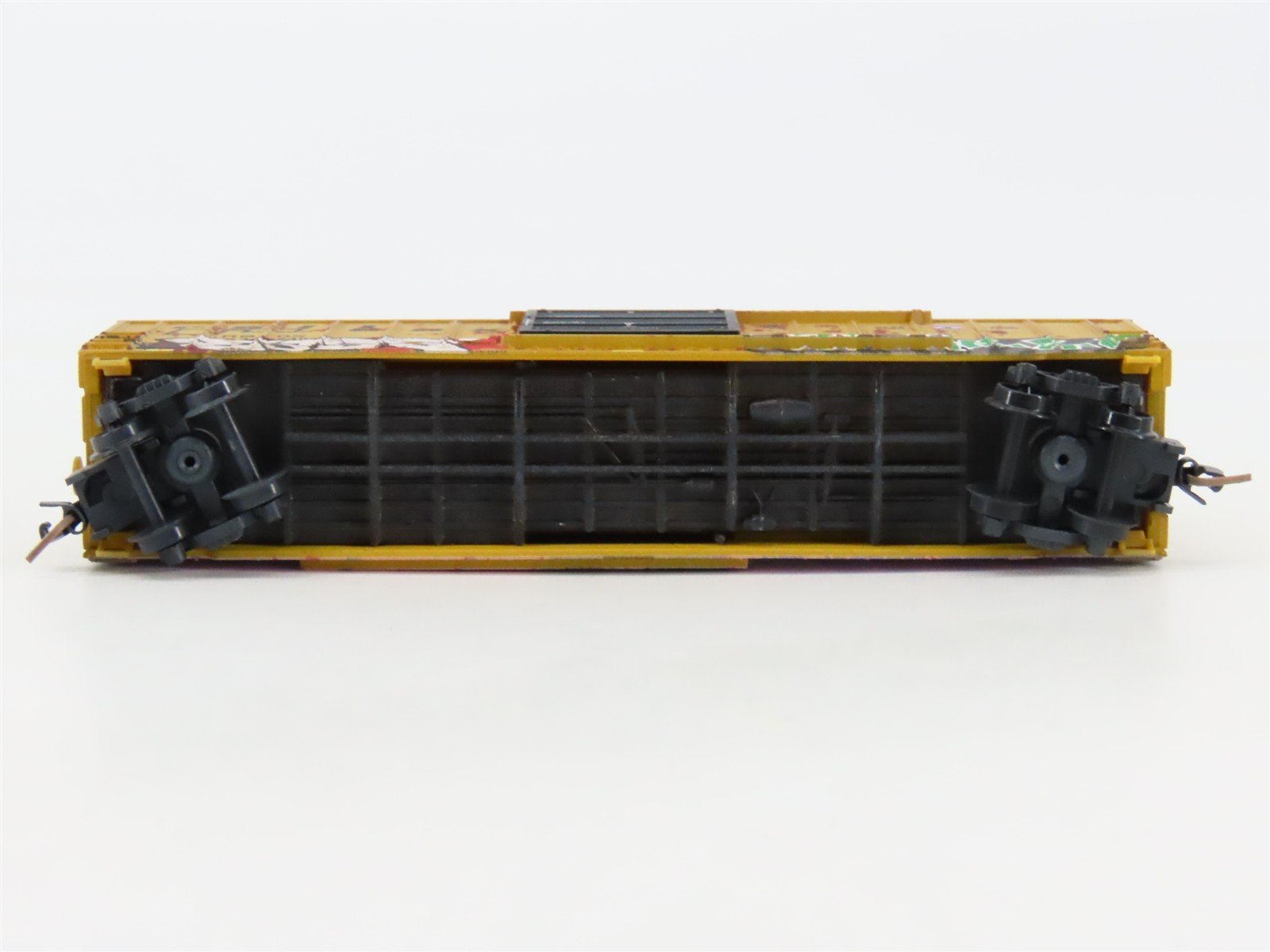 Z Scale Micro-Trains MTL 51044224 RBOX Railbox 50' Box Car #43235 w/ Graffiti