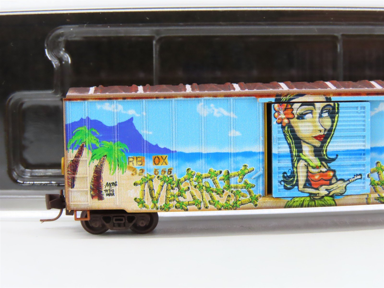 Z Scale Micro-Trains MTL 51044226 RBOX Railbox 50' Box Car #32556 w/ Graffiti