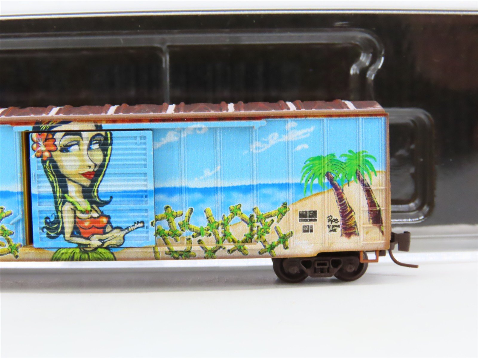 Z Scale Micro-Trains MTL 51044226 RBOX Railbox 50' Box Car #32556 w/ Graffiti