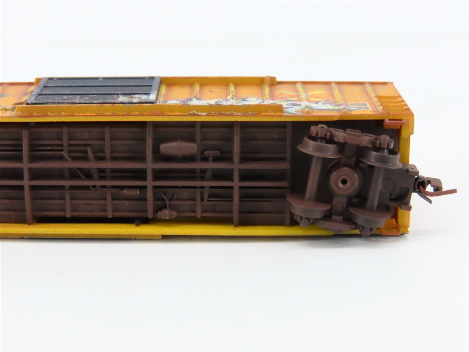 Z Scale Micro-Trains MTL 51044015 RBOX Railbox 50' Box Car #34608 w/ Graffiti
