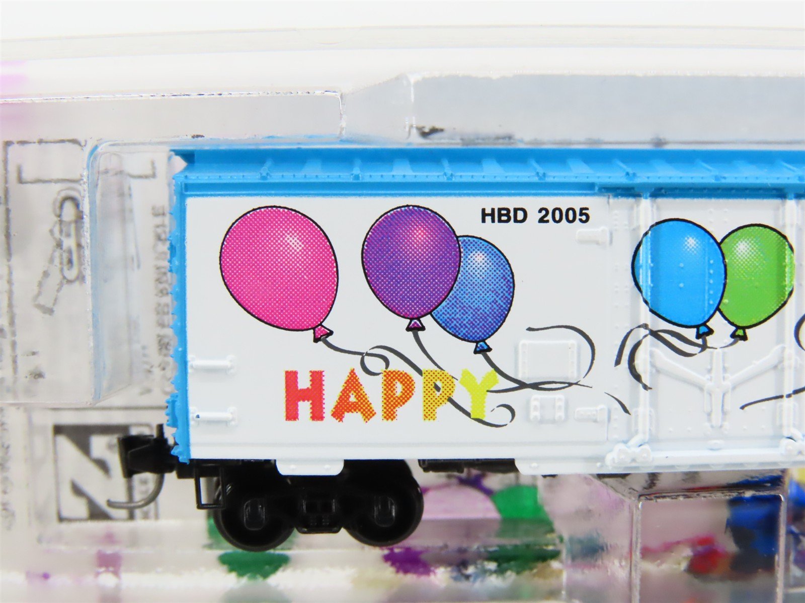 Z Scale Micro-Trains MTL 50200230 HBD Happy Birthday 40' Plug Door Box Car #2005