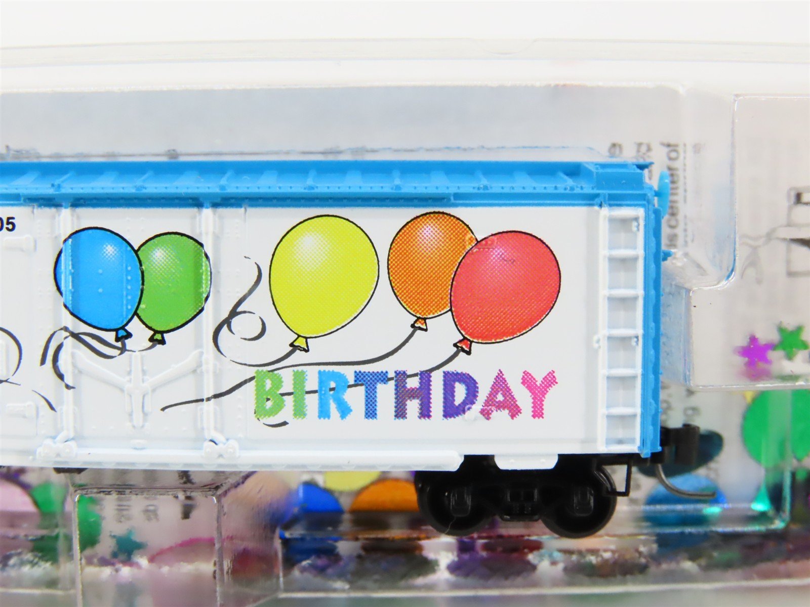 Z Scale Micro-Trains MTL 50200230 HBD Happy Birthday 40' Plug Door Box Car #2005