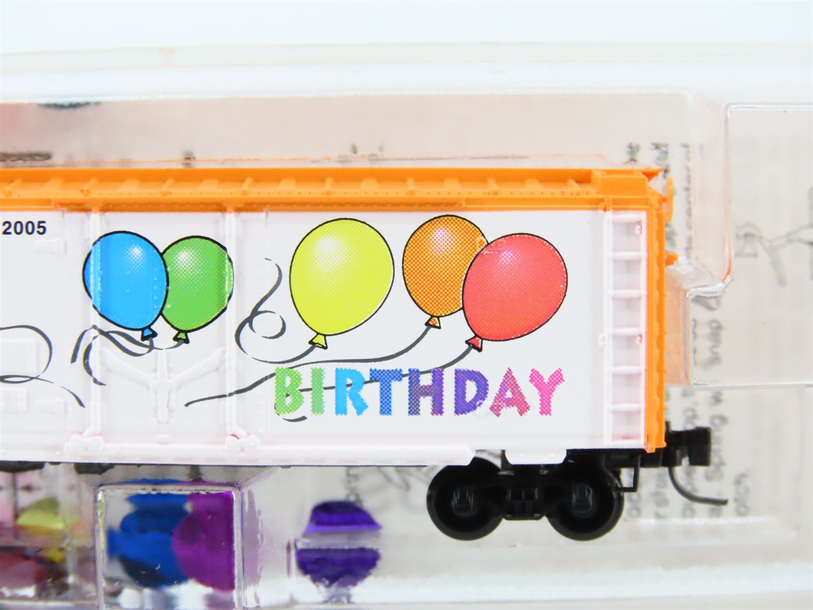 Z Scale Micro-Trains MTL 50200230 HBD Happy Birthday 40' Plug Door Box Car #2005
