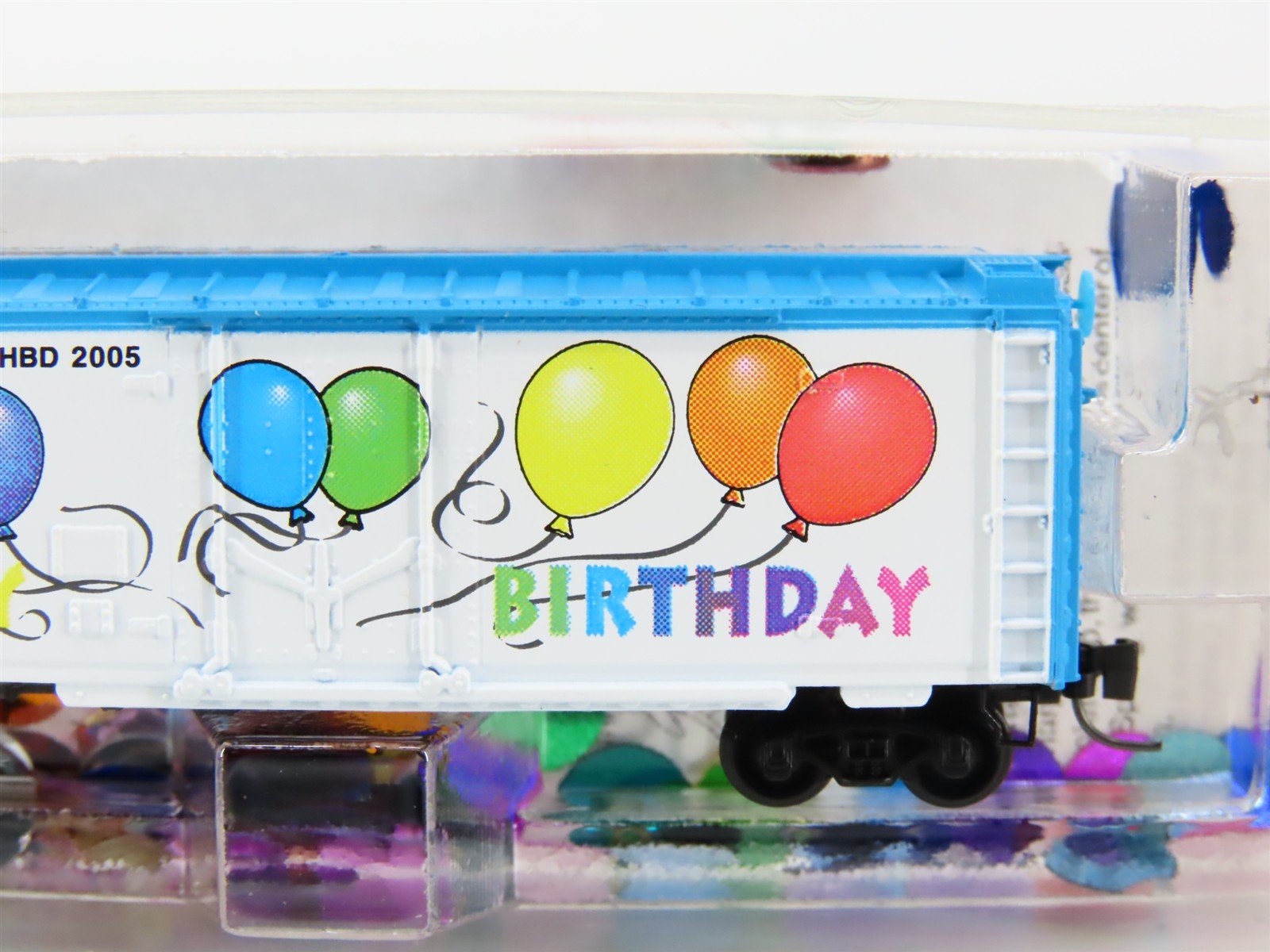 Z Scale Micro-Trains MTL 50200230 HBD Happy Birthday 40' Plug Door Box Car #2005