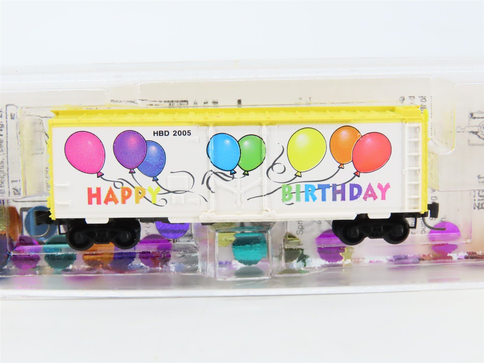 Z Scale Micro-Trains MTL 50200230 HBD Happy Birthday 40' Plug Door Box Car #2005